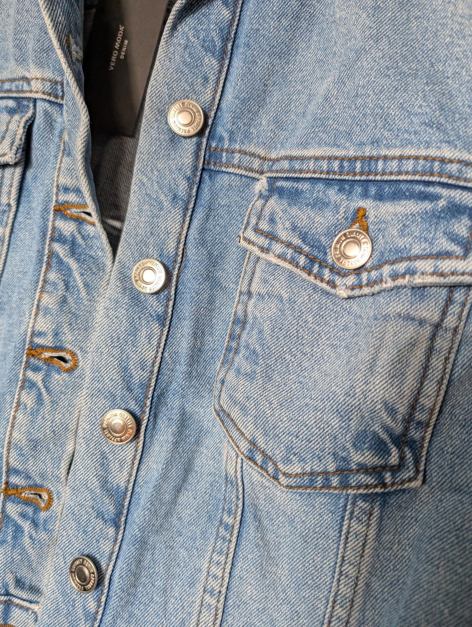 Vero Moda Denim Jacket Light Blue Cropped Size M — photo 2 of 8