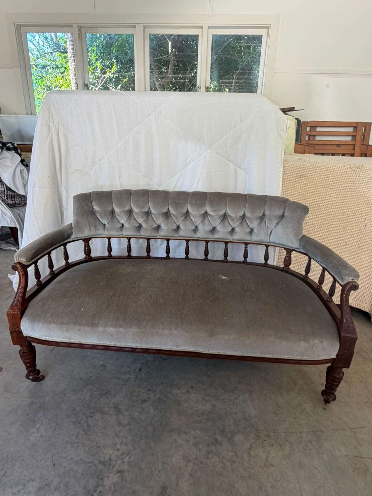 Victorian Style Spindle Back Settee Grey Tufted Velvet 2 Seater — photo 2 of 7