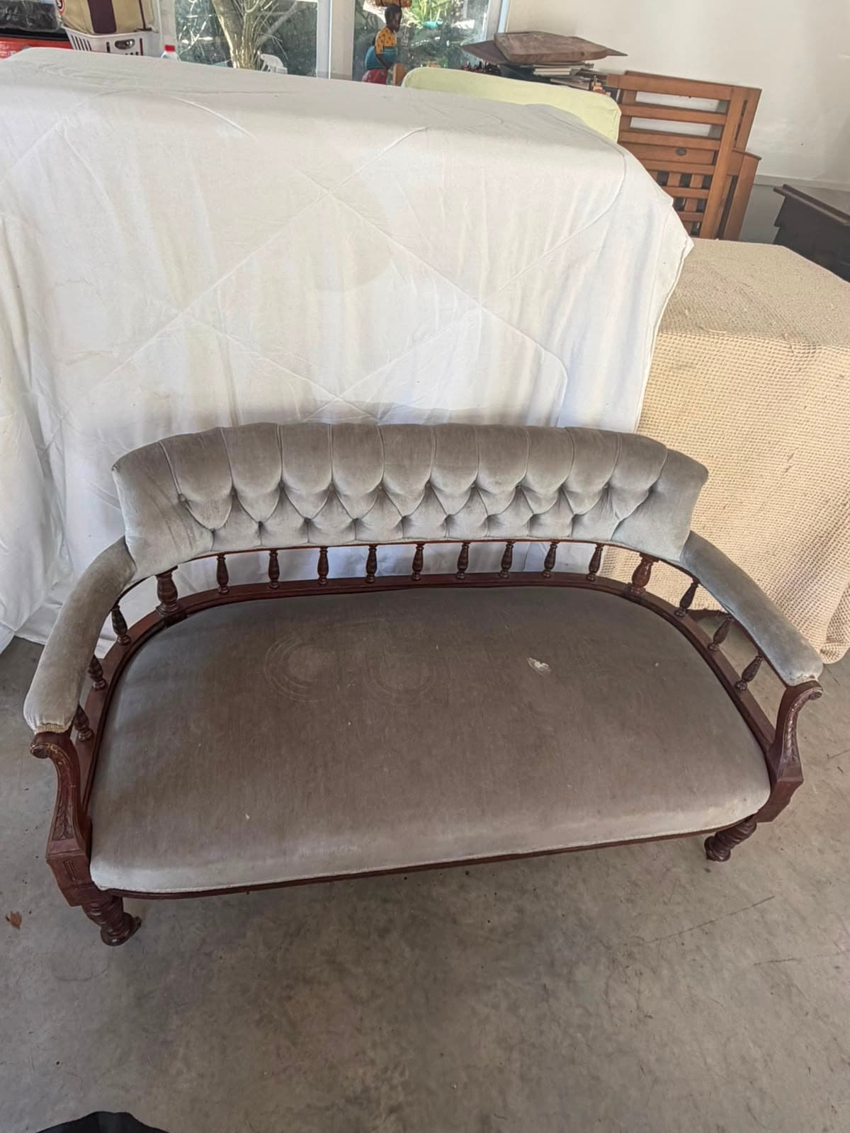 Victorian Style Spindle Back Settee Grey Tufted Velvet 2 Seater — photo 7 of 7