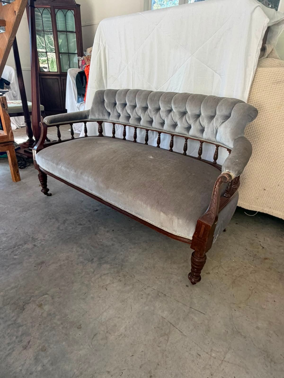 Victorian Style Tufted Velvet Settee Grey Vintage Lounge Sofa — photo 2 of 8