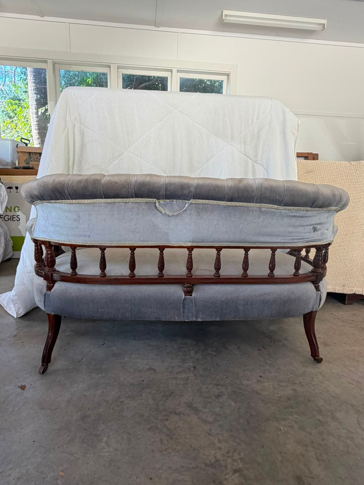 Victorian Style Tufted Velvet Settee Grey Vintage Lounge Sofa — photo 7 of 8