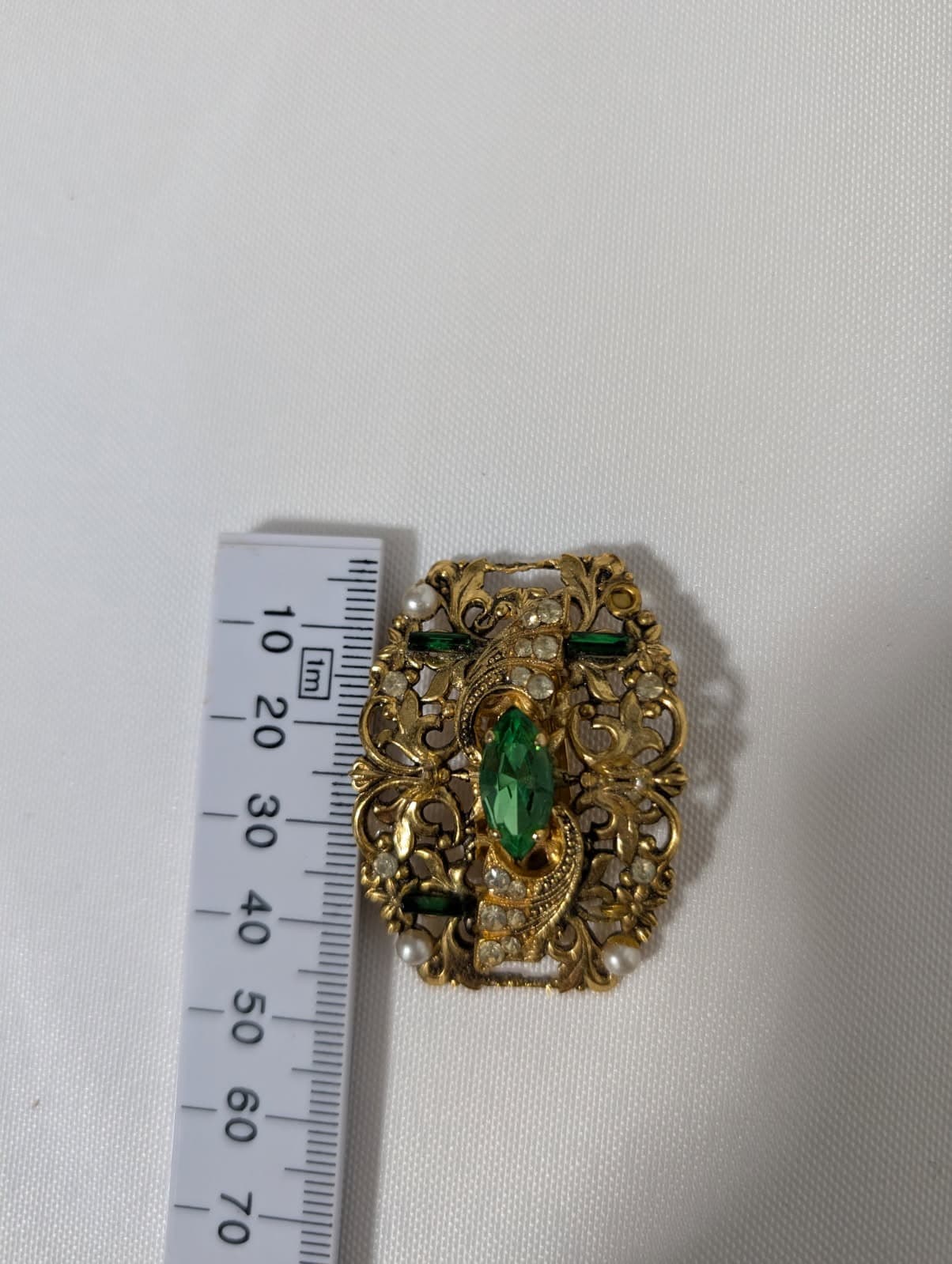 Vintage Gold Tone Filigree Shoe Clips Green Rhinestone & Faux Pearl — photo 2 of 5