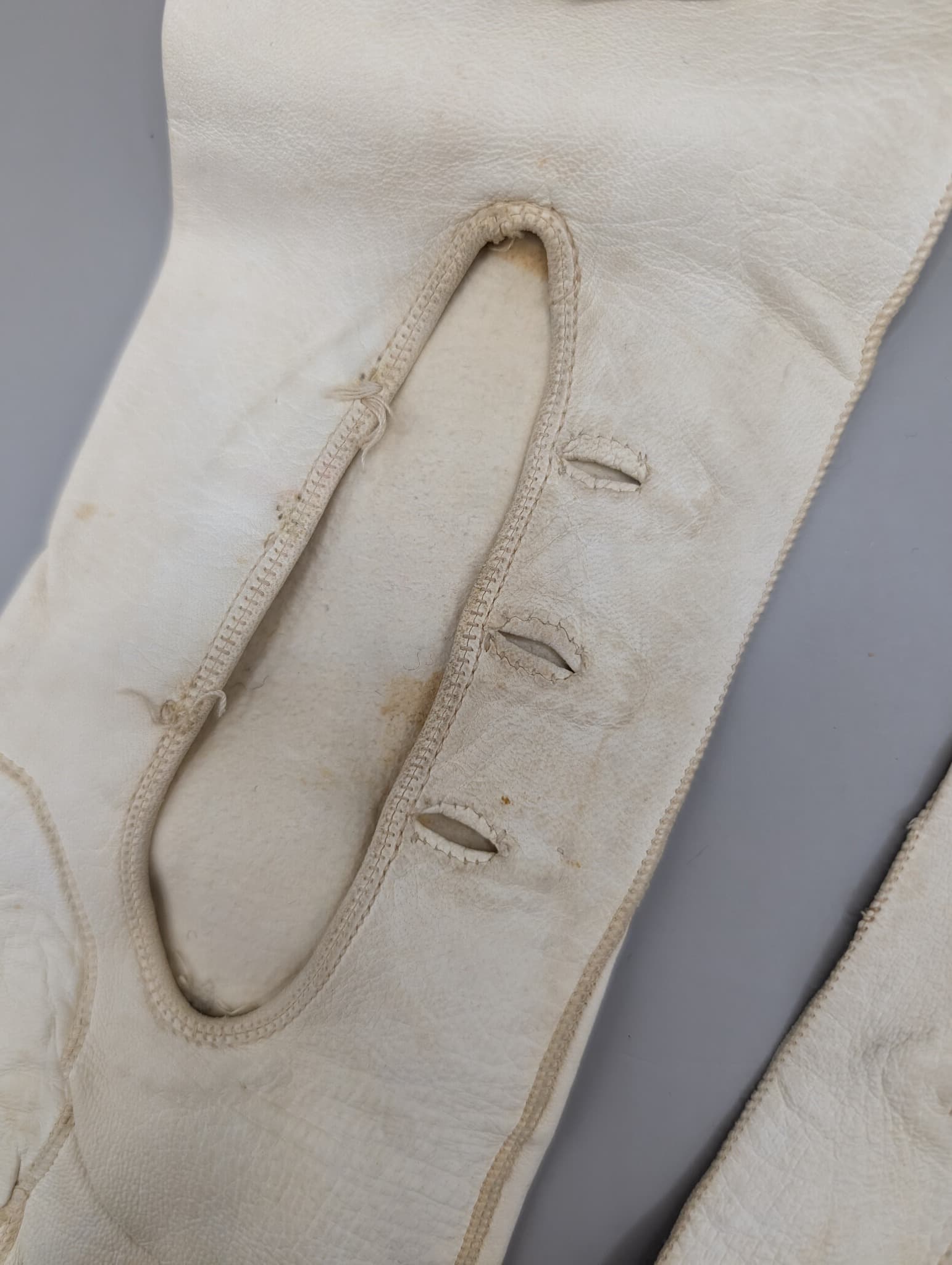 Vintage Leather Opera Length Gloves Cream Size 7 1/4 — photo 6 of 10