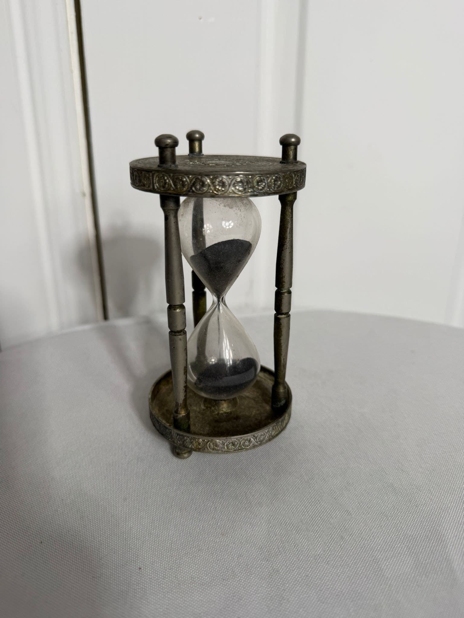 Vintage Ornate Metal Hourglass With Black Sand - Decorative Desk Timer — photo 7 of 7