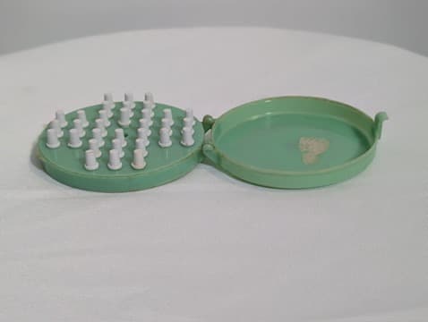 Vintage Pok-Et Solitaire Travel Board Game Green — photo 2 of 4