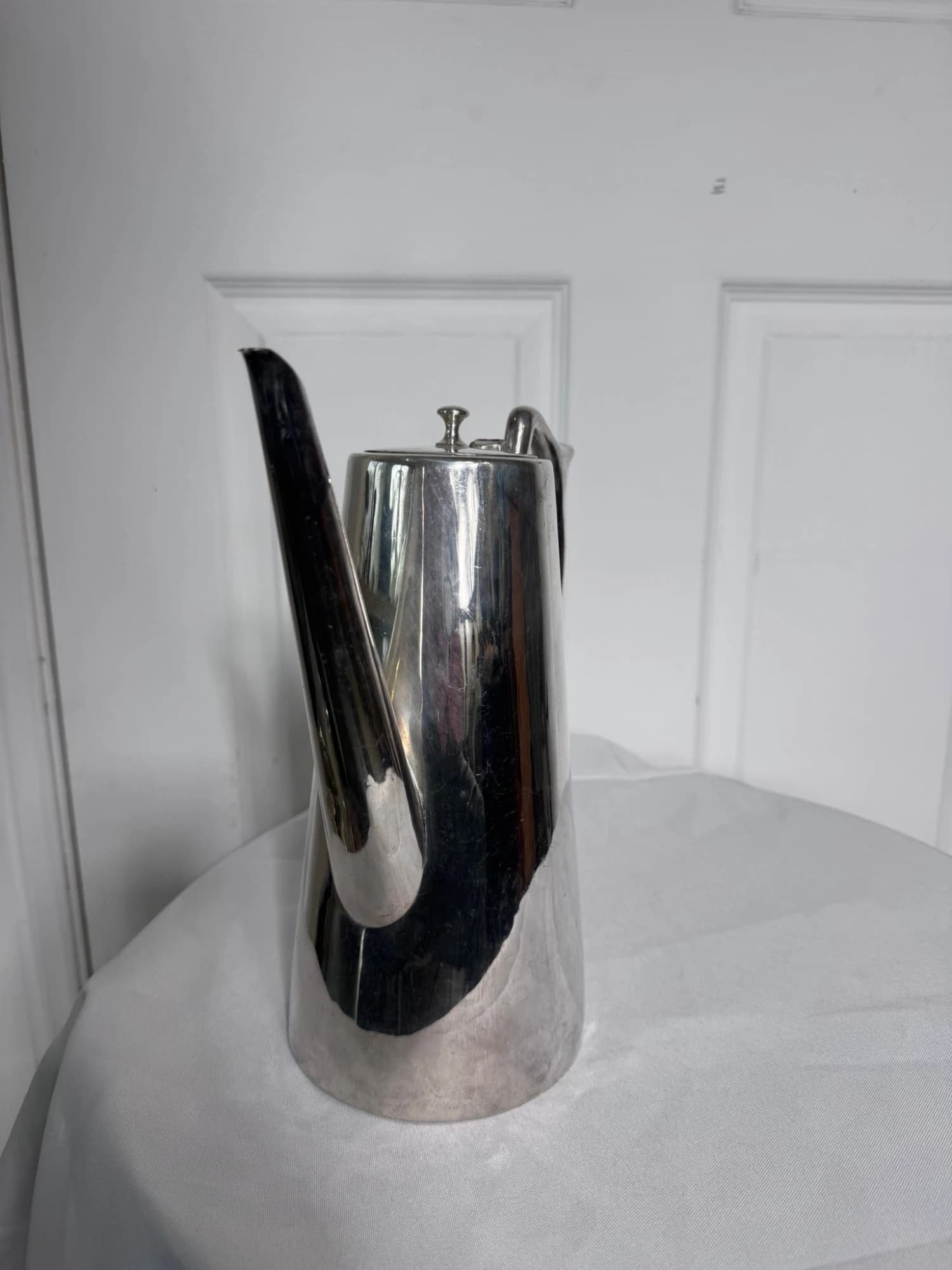 Vintage Silver Plated Tapered Coffee Pot - Elegant Mid-Century Style — photo 4 of 12