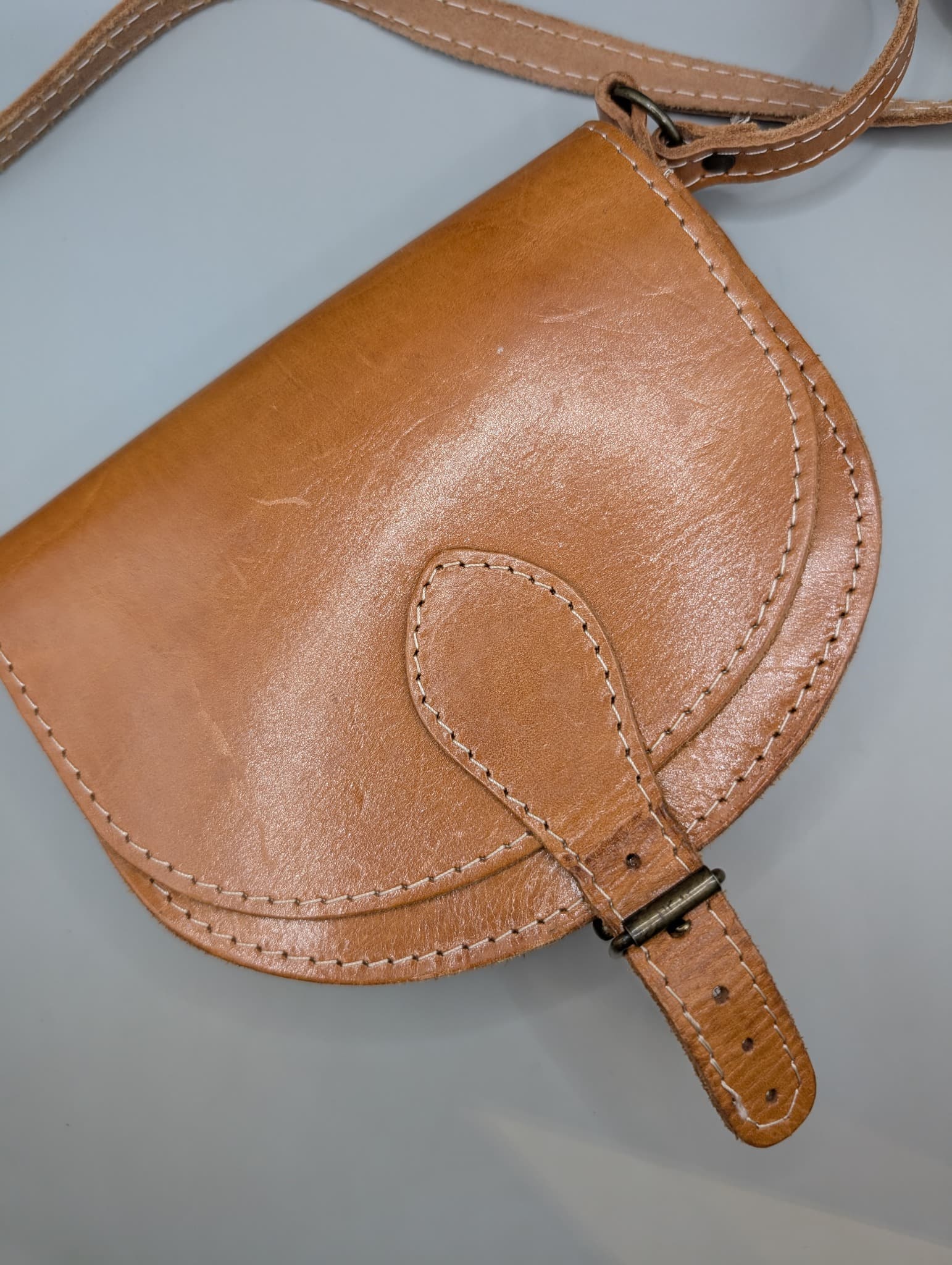 Vintage Style Leather Saddle Crossbody Bag Tan — photo 2 of 9