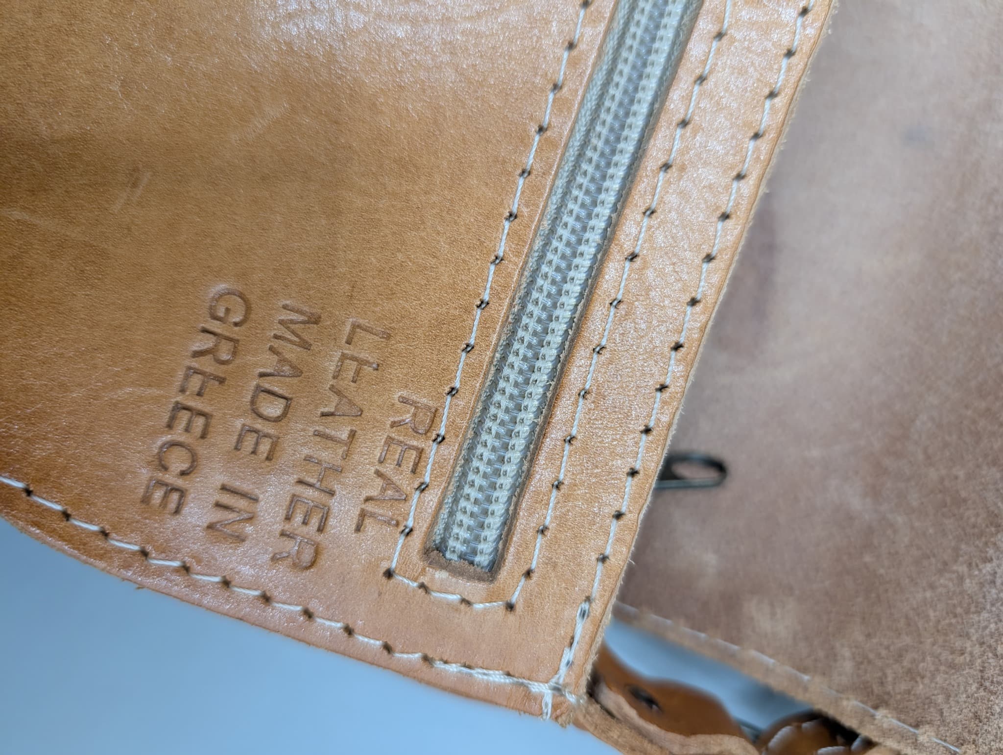 Vintage Style Leather Saddle Crossbody Bag Tan — photo 5 of 9