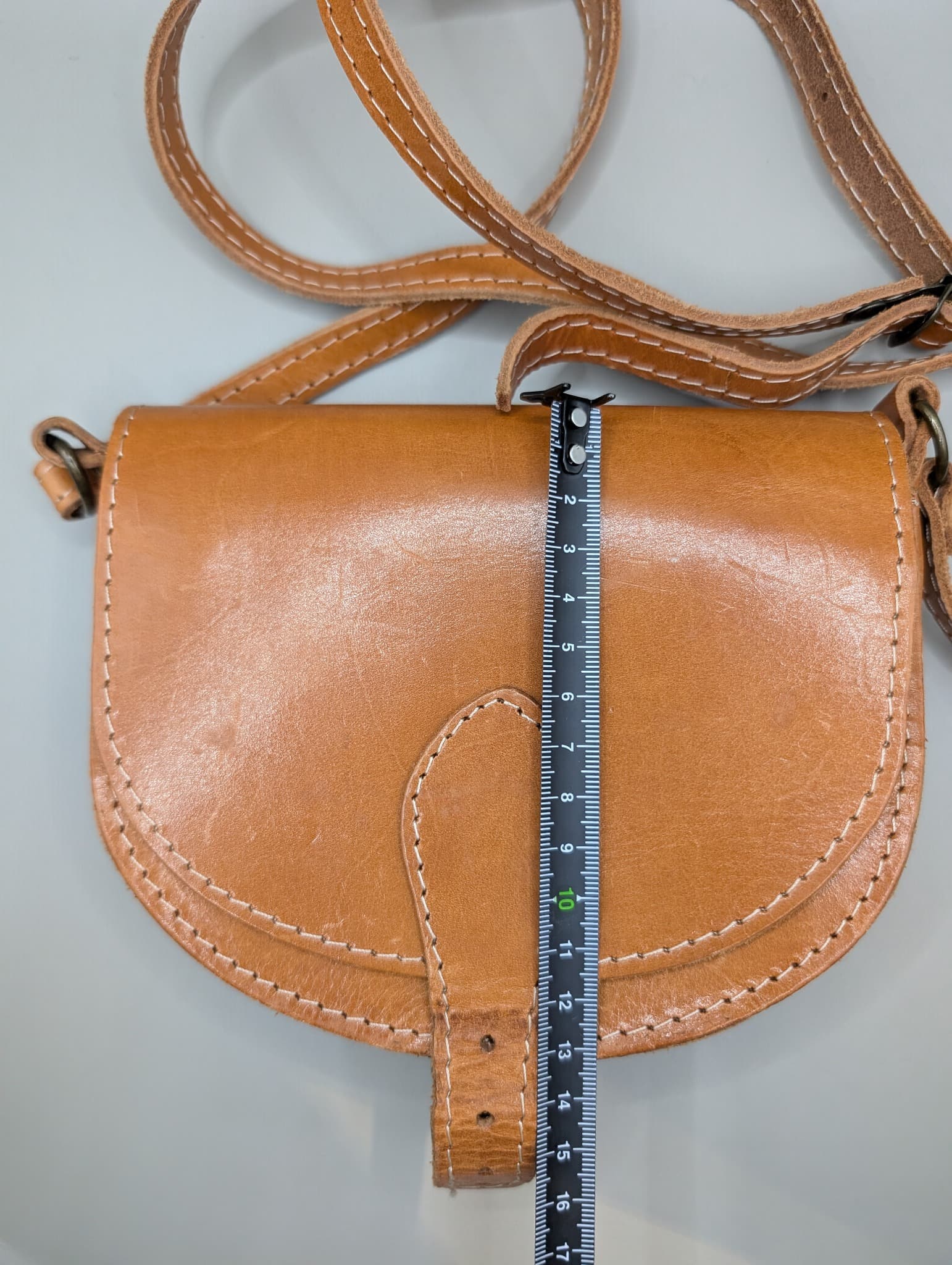 Vintage Style Leather Saddle Crossbody Bag Tan — photo 9 of 9