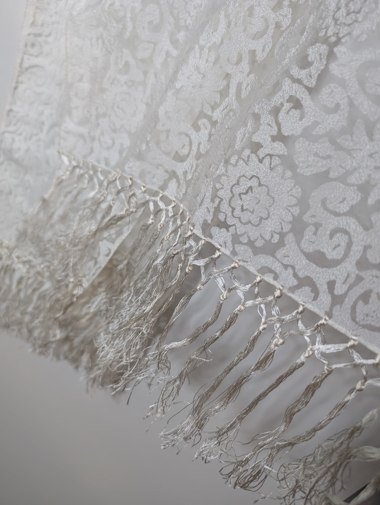 White Floral Jacquard Fringed Shawl Scarf — photo 3 of 6