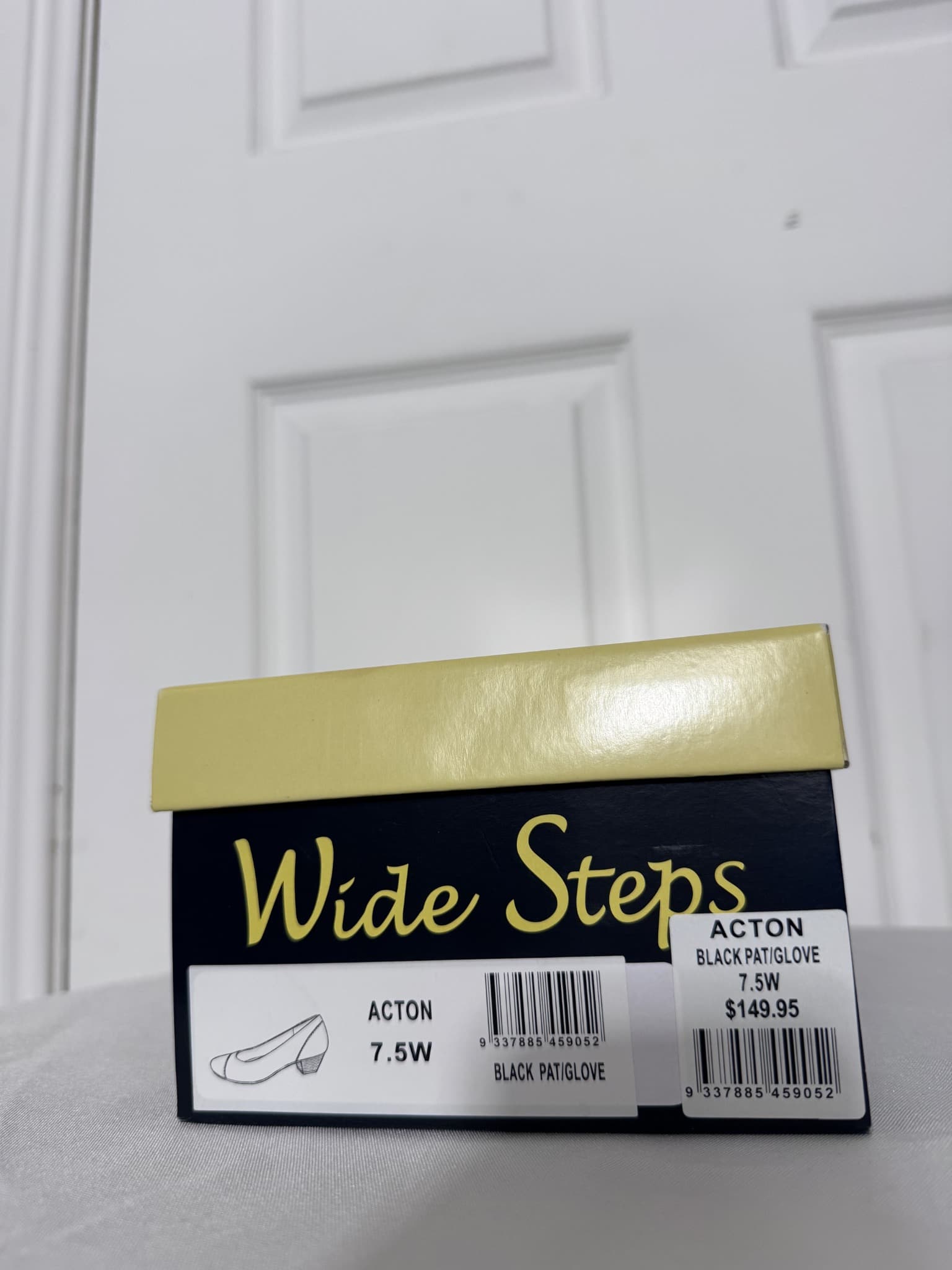 Wide Steps Acton Black Leather Cap-Toe Low Block Heel Pumps Size 7.5W — photo 7 of 8