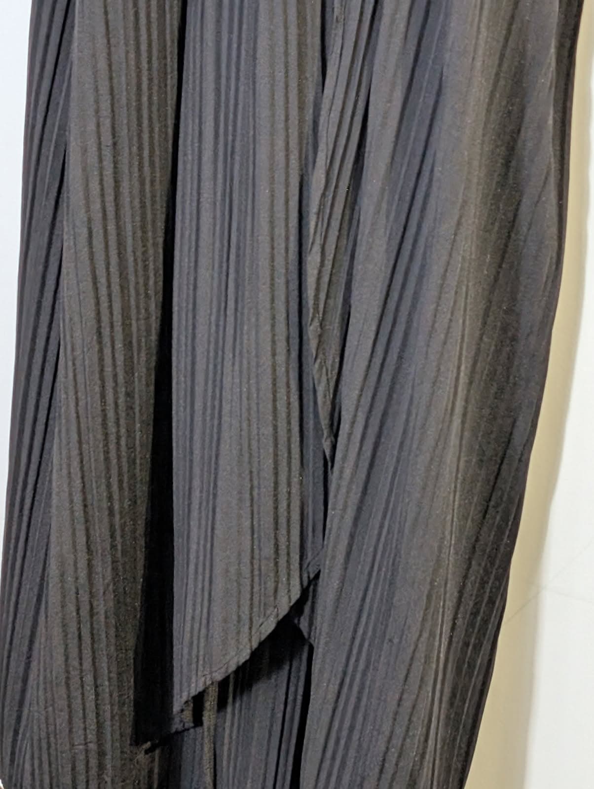 Witchery Black Pleated Sleeveless Dress - Size 12 — photo 2 of 8
