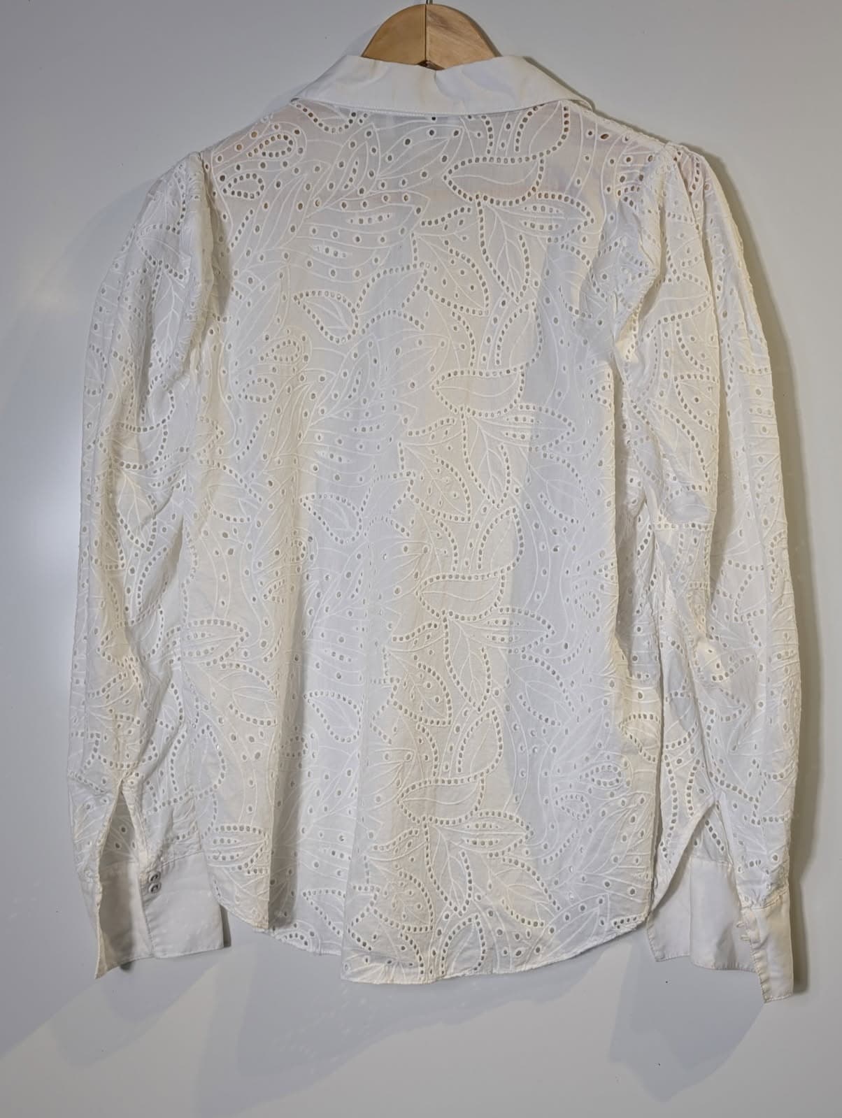 Witchery Broderie Anglaise Button-Down Shirt White Women's Size 8 — photo 3 of 9