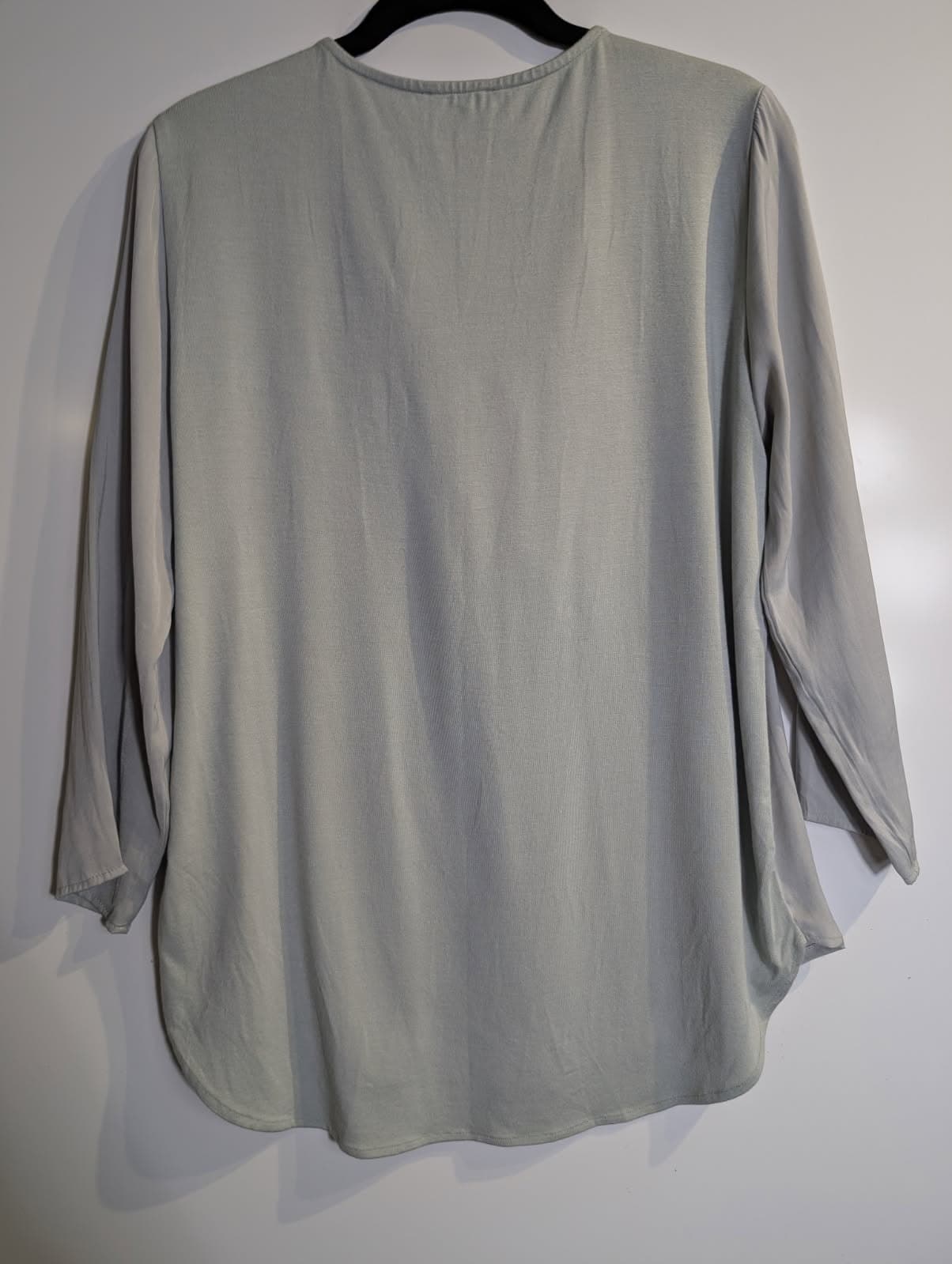 Witchery Women's V-Neck Long Sleeve Satin Blouse Sage Green XS — photo 3 of 3
