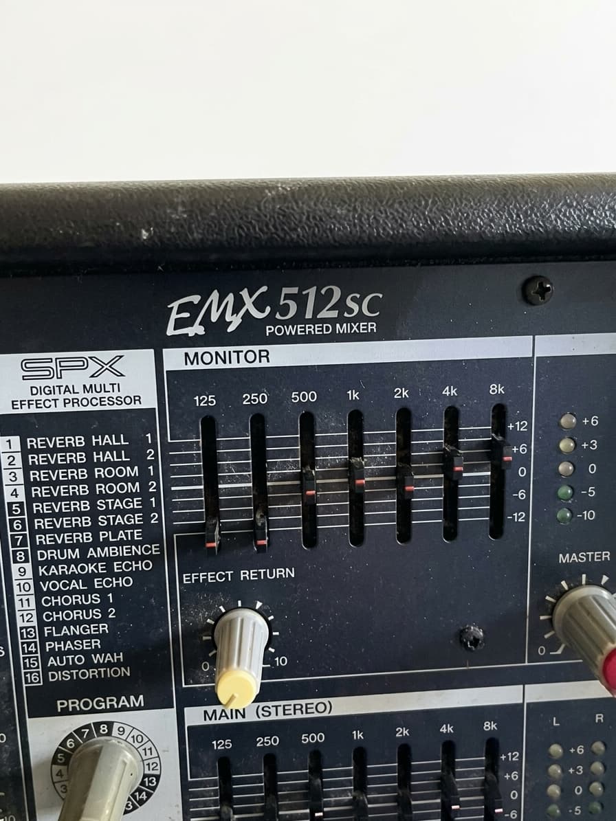 Yamaha EMX512SC Powered Mixer Professional Audio Console — photo 1 of 7