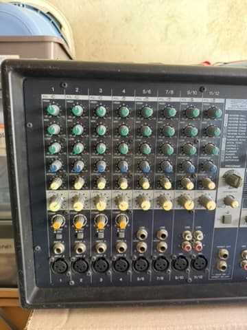 Yamaha EMX512SC Powered Mixer Professional Audio Console — photo 2 of 7