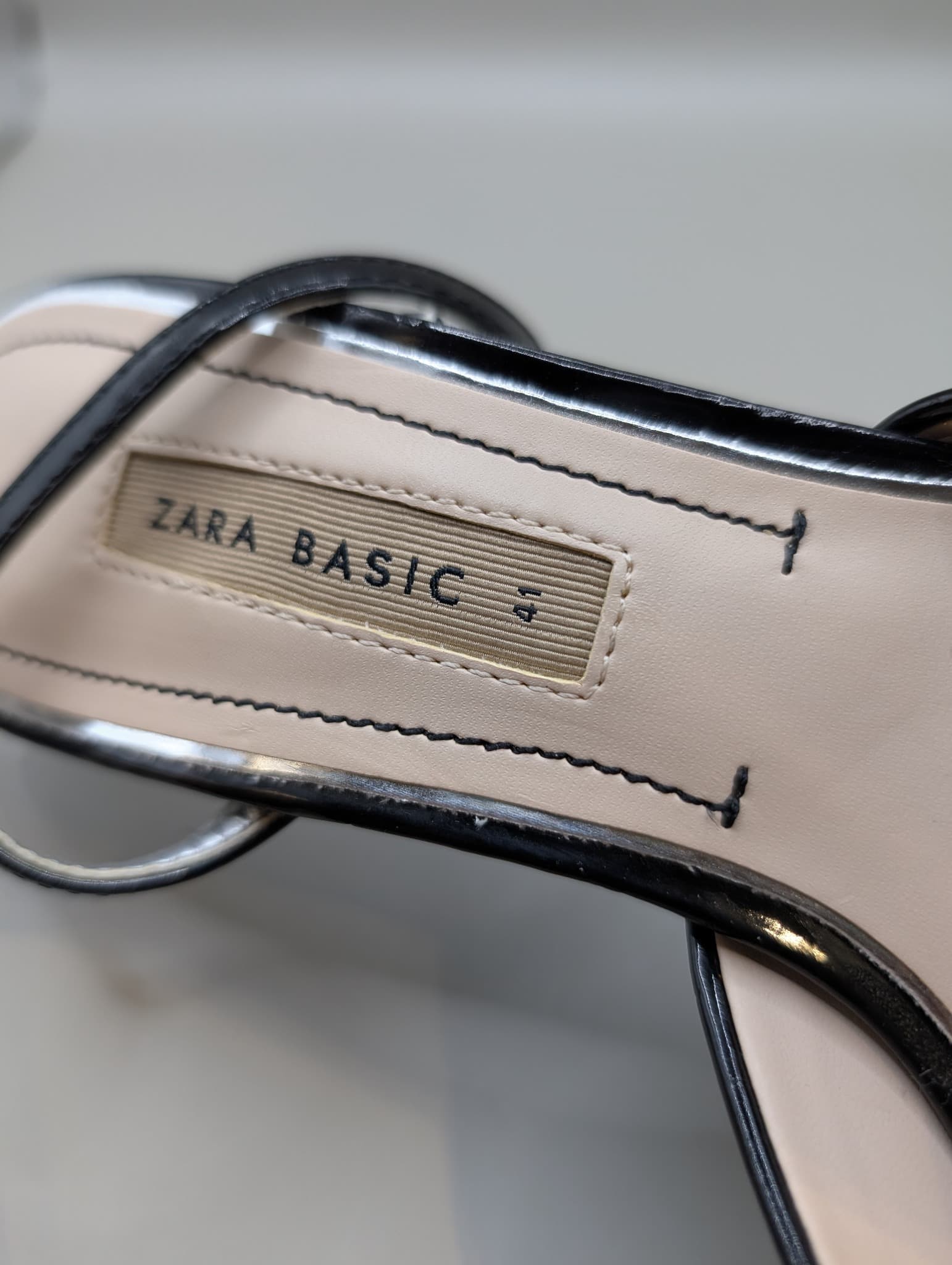 Zara Basic Patent Pointed Toe Slingback Heels Black EU 41 — photo 6 of 8
