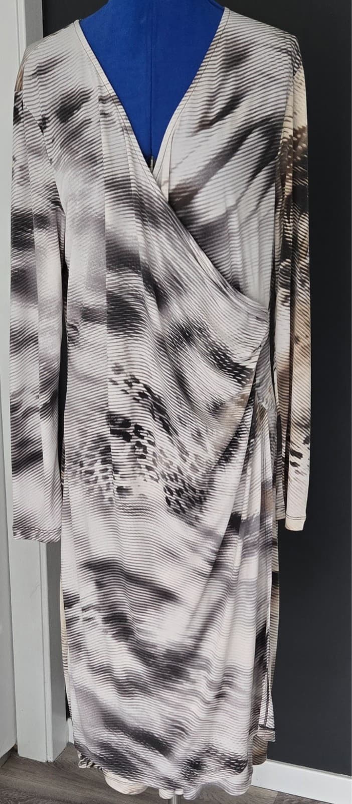 Philosophy Long Sleeved Animal Print Dress - Size 14 with Split — photo 9 of 11