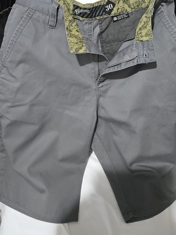 Mens Green Billabong Carter WalkShorts - Size 30 — photo 10 of 16