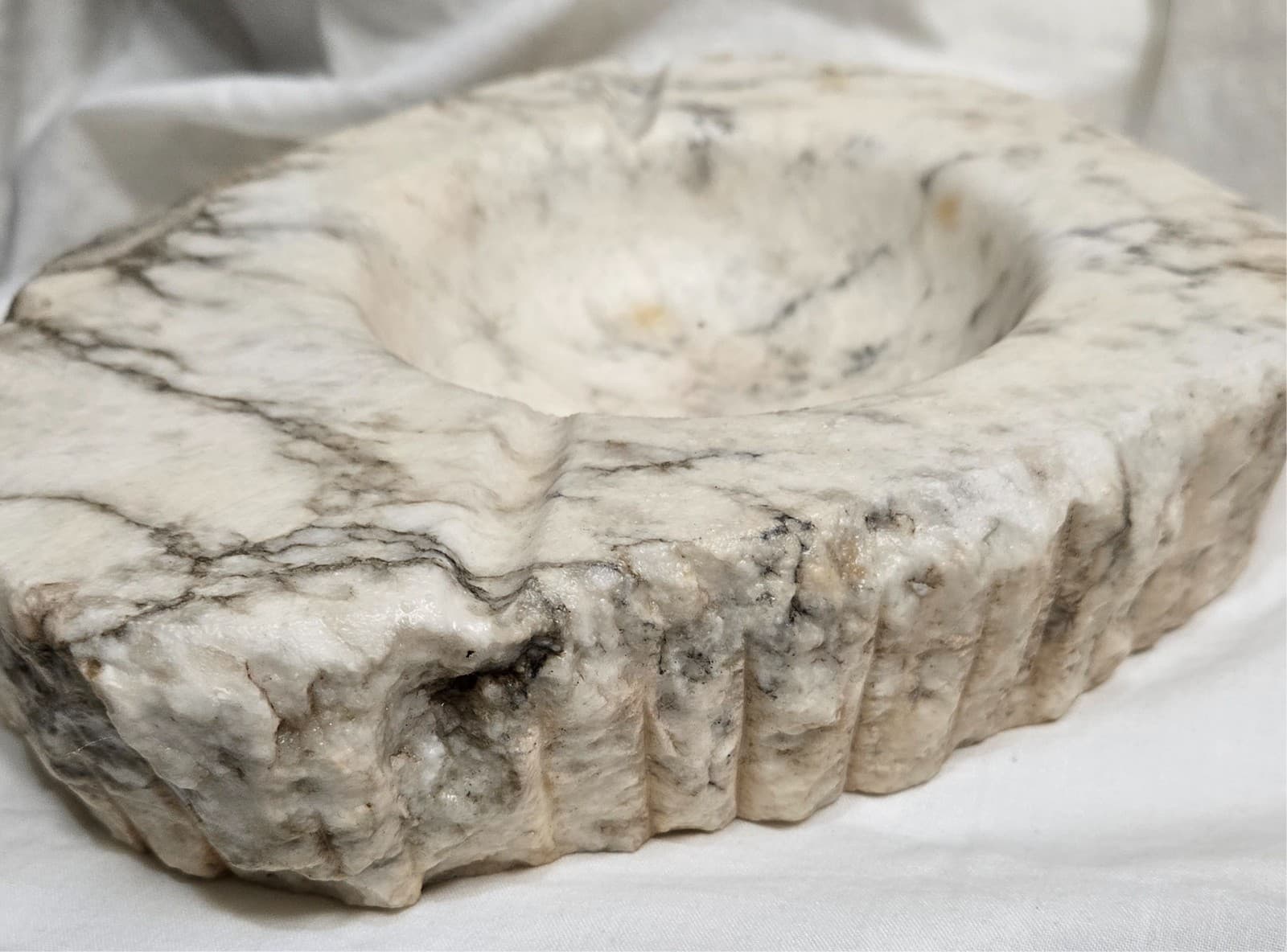 Large Vintage 3.5kg Marbled Alabaster Stone Ashtray/ Cigar / Sculptural Bowl — photo 5 of 11