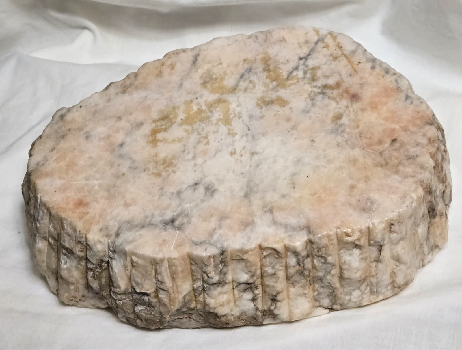 Large Vintage 3.5kg Marbled Alabaster Stone Ashtray/ Cigar / Sculptural Bowl — photo 10 of 11