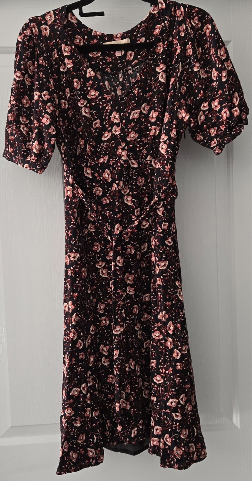 Diana Ferrari Ladies Floral Red / Black Mini Dress: Size 10 — photo 8 of 9