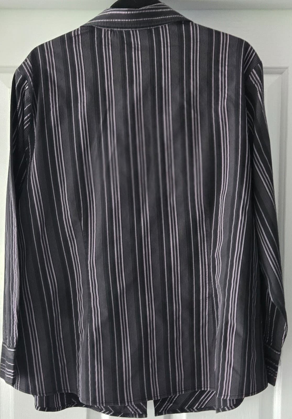 Sixteen Twenty Six Ladies Black/Purple Collared Stripe Shirt - Size 20 — photo 5 of 5