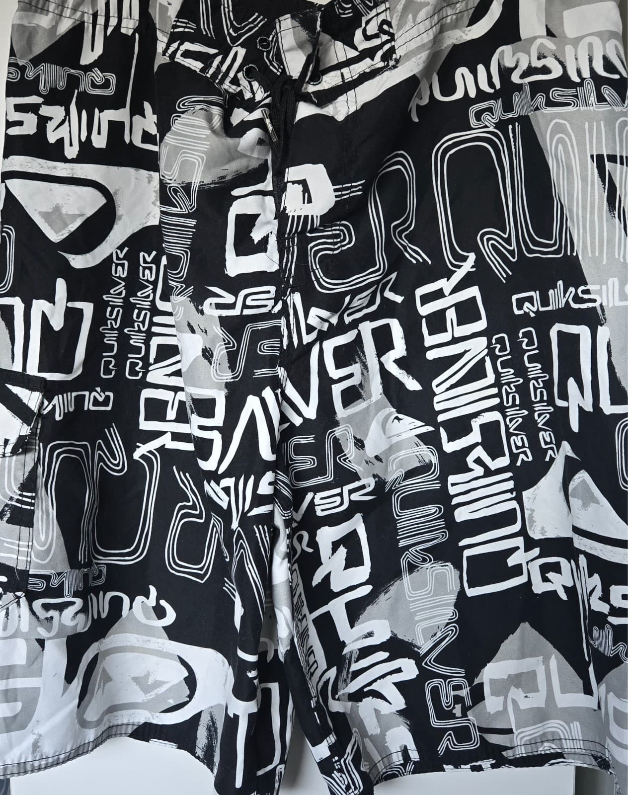 Mens Quiksilver Boardshorts - Black & White - Size 36 — photo 3 of 4