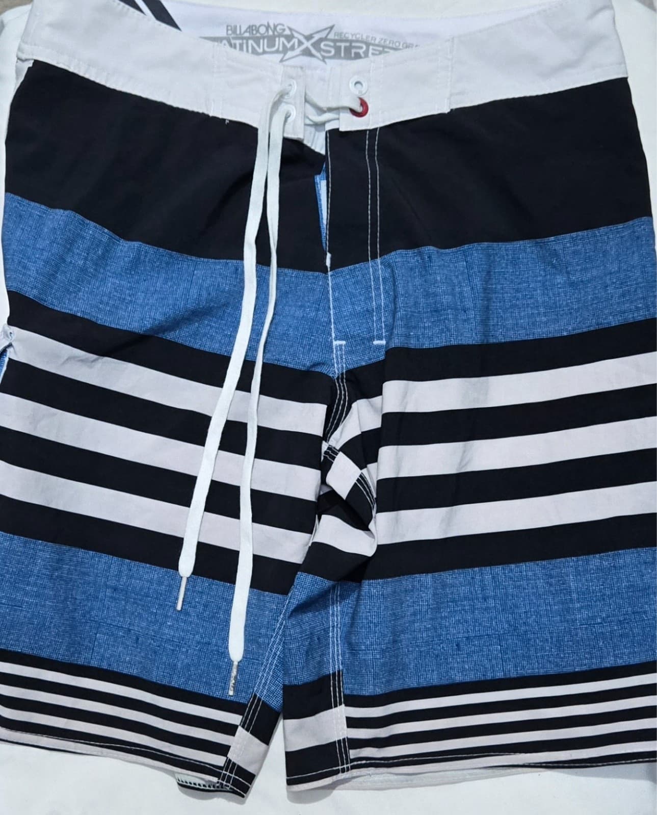 Billabong Platinum X Striped Boardshorts Boys Size 12 — photo 2 of 3