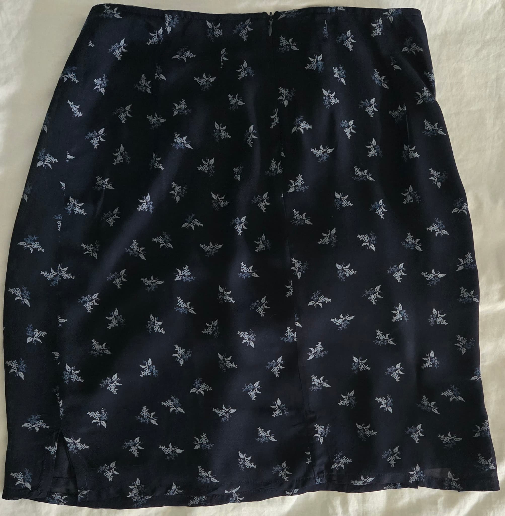 JACQUI·E Navy Blue Floral Midi Skirt With Side Slit Size 14 — photo 6 of 6