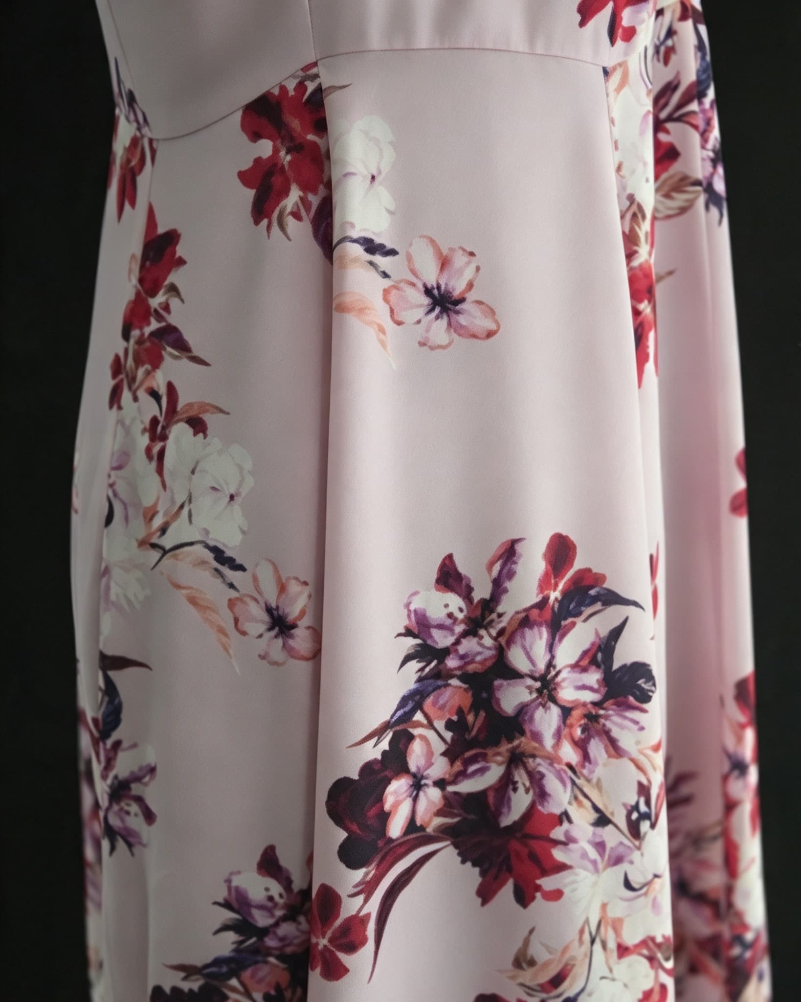 Portmans Dress- Sleeveless, High-neck, Floral mini dress with a blush base, red/maroon floral print, Size 12, twist neck detail, and an A-line skirt. . — photo 5 of 6
