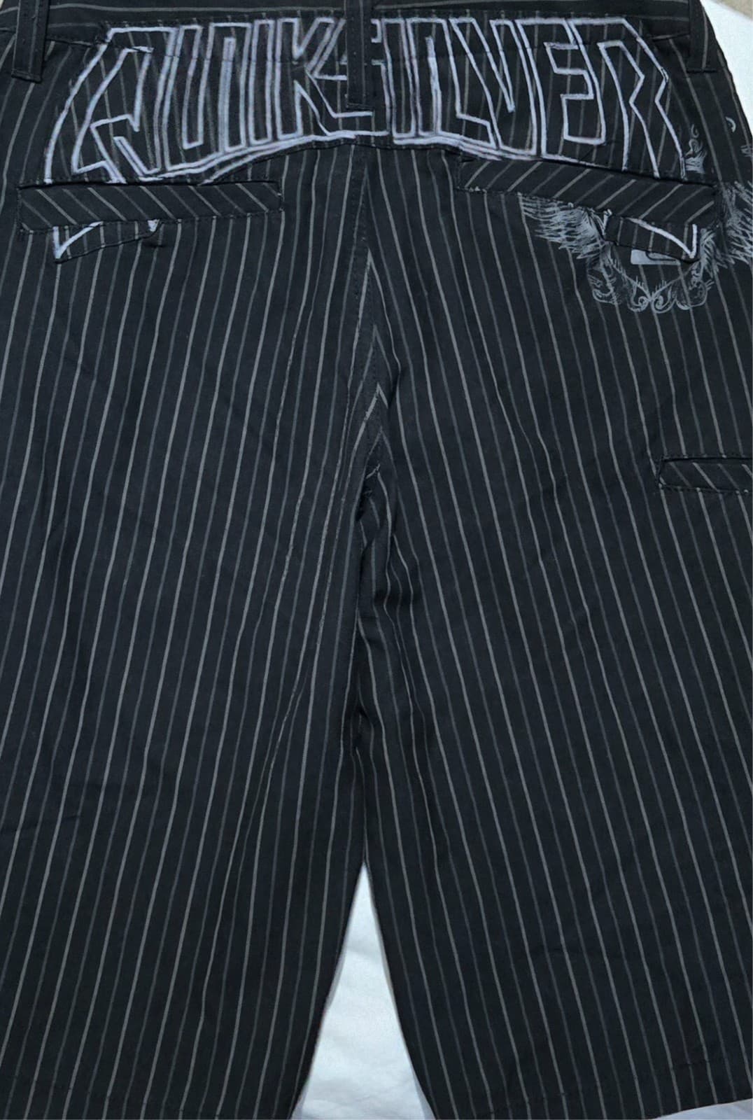 Quiksilver Boys Pinstripe Cargo Shorts Black Size 12 — photo 1 of 3