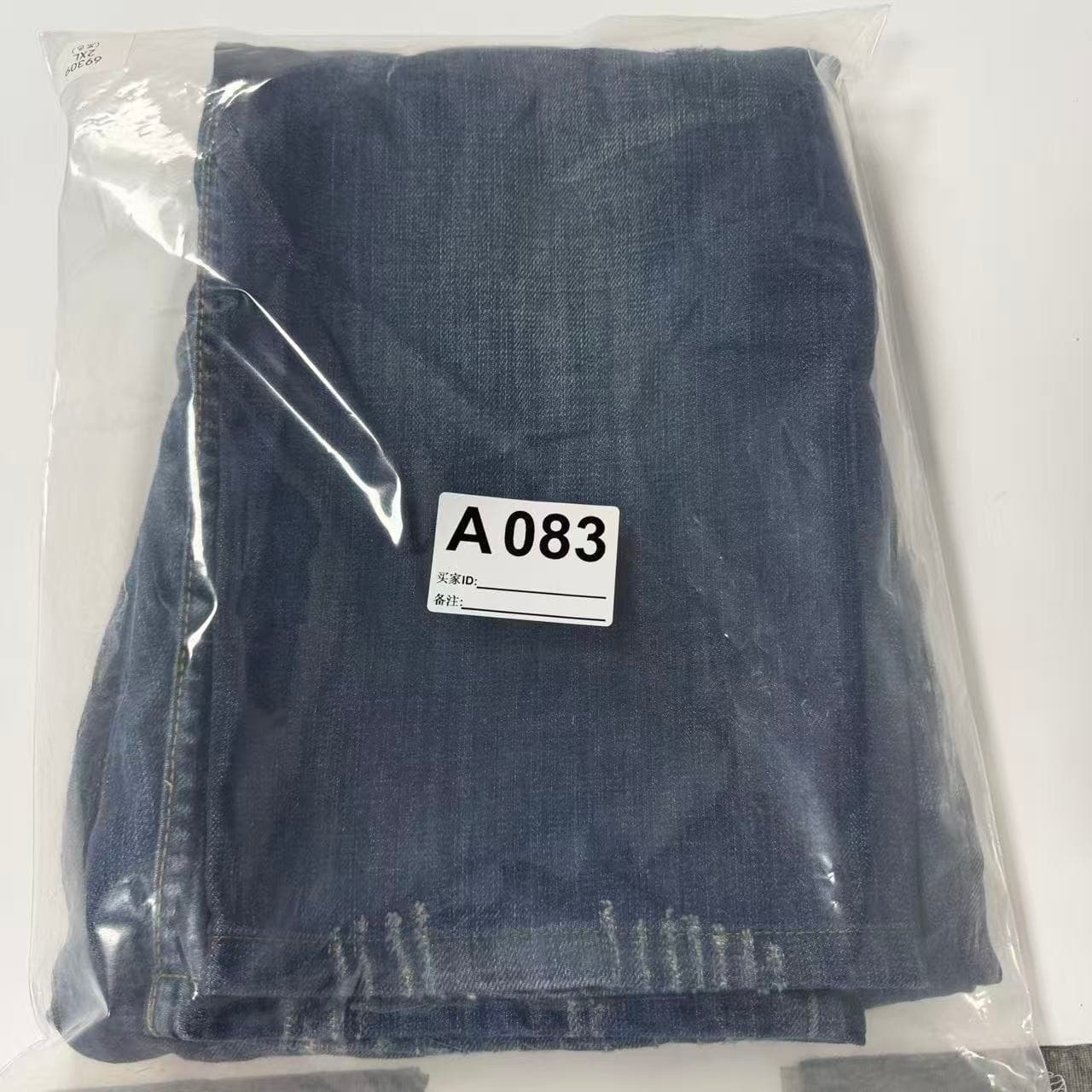 2000s Levi's 501 Original Fit Jeans Blue — photo 9 of 9