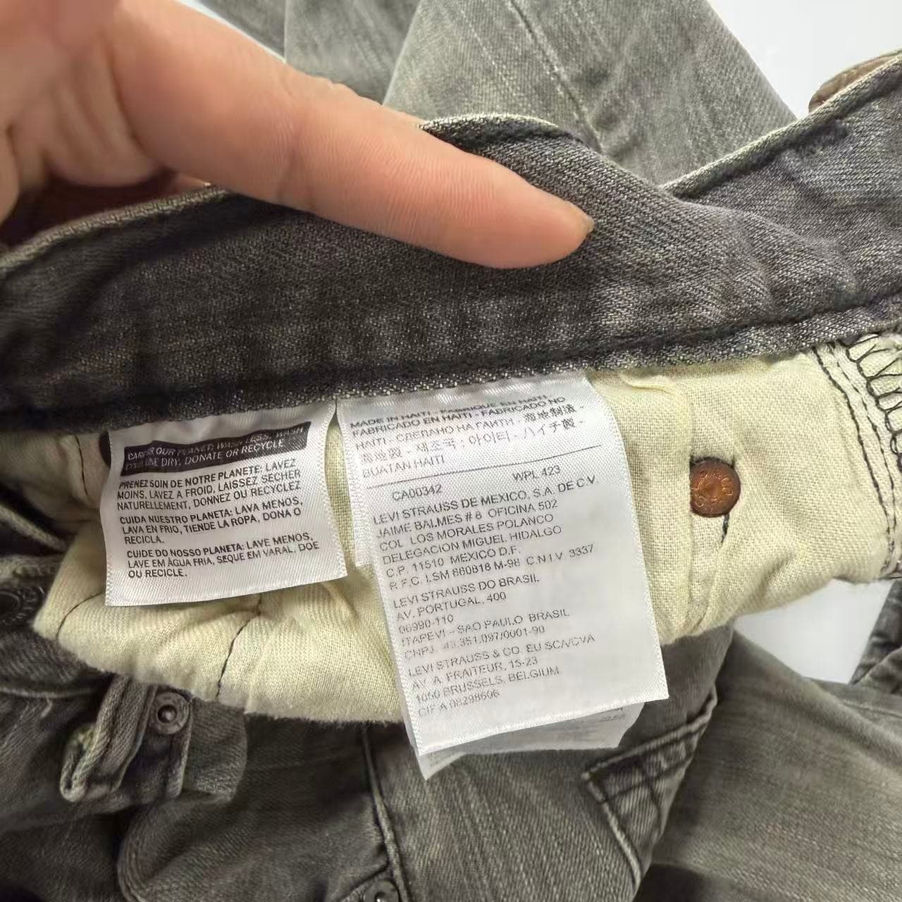 2000s Levi Strauss & Co. 501 Original Fit Jeans — photo 4 of 7