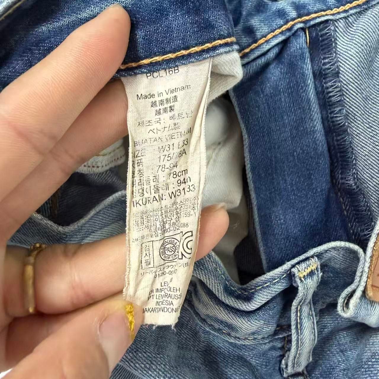 2000s Levi Strauss & Co. 502 Regular Taper Jeans — photo 3 of 7