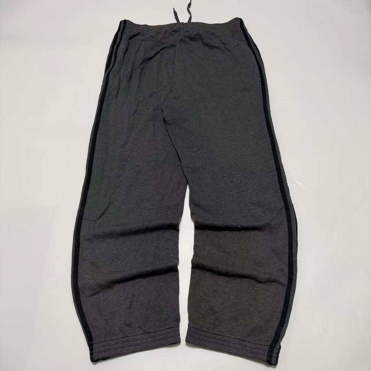Adidas Grey Sweatpants Women's L — photo 2 of 11