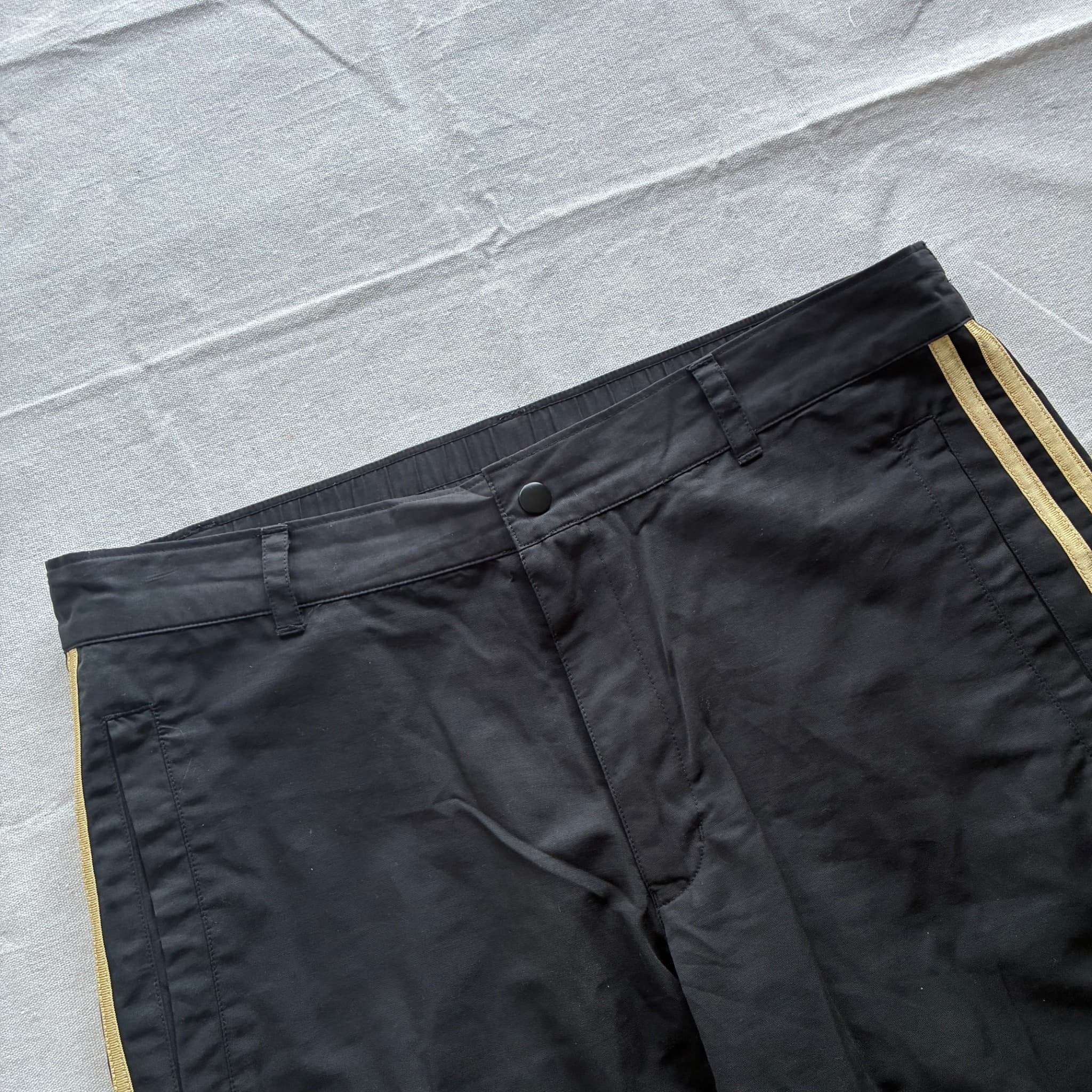 Adidas Men's Black And Gold 3-Stripe Athletic Shorts Size L — photo 3 of 7