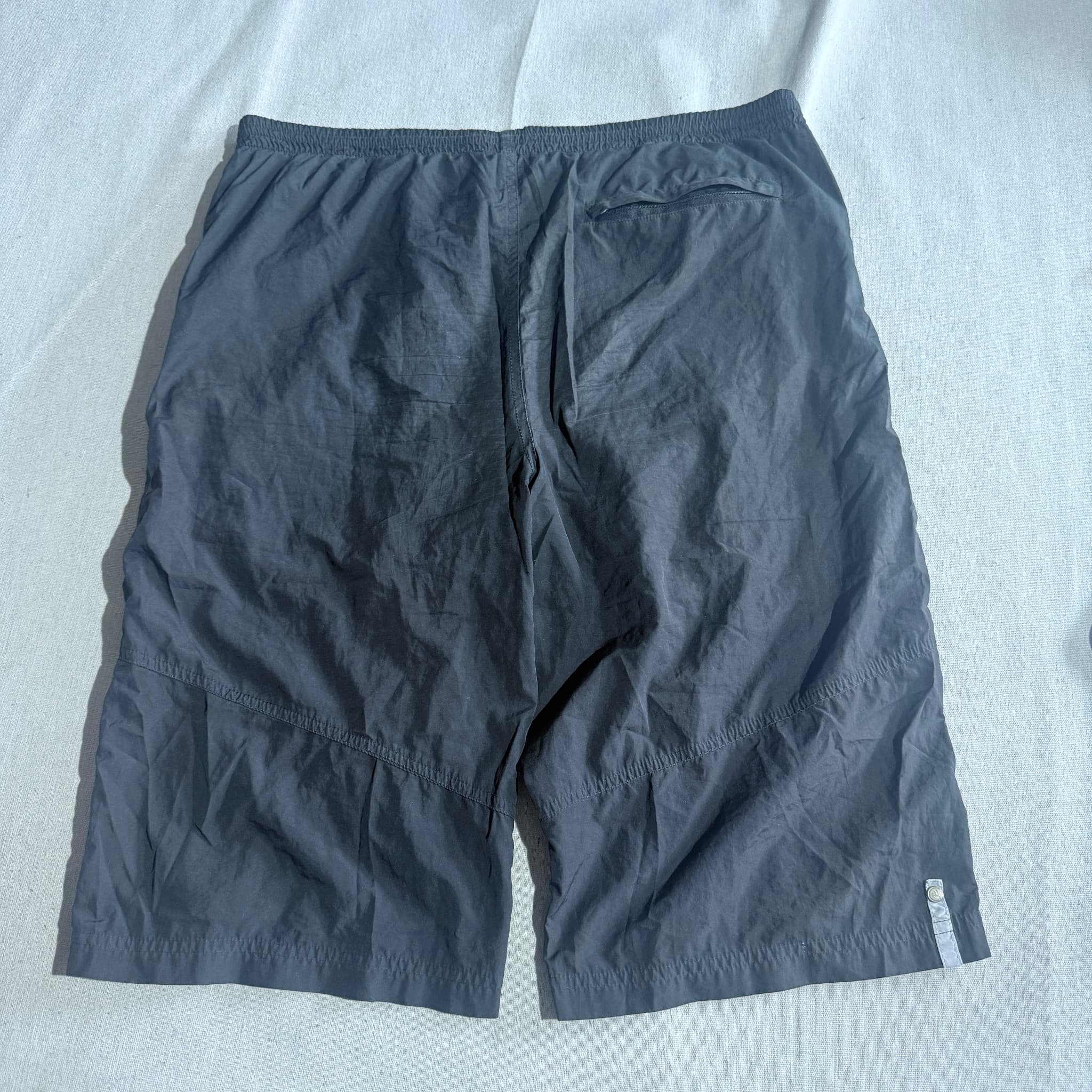 Adidas Men's Black Three-Stripe Athletic Shorts Size L — photo 6 of 8