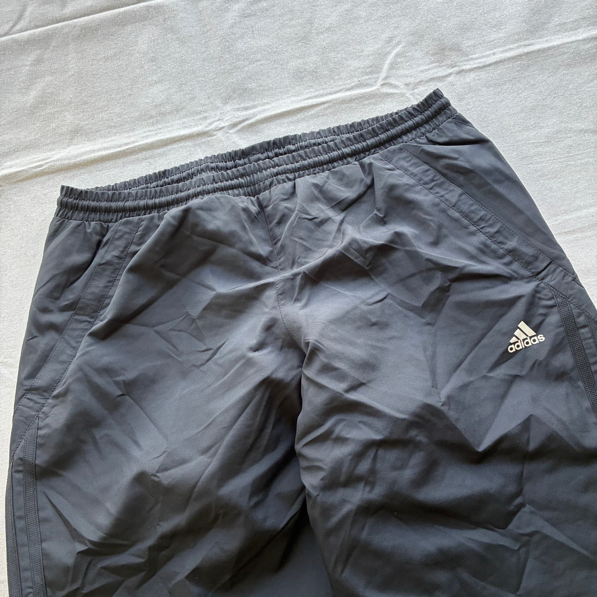 Adidas Men's Black Three-Stripe Windbreaker Track Pants Size L — photo 3 of 7