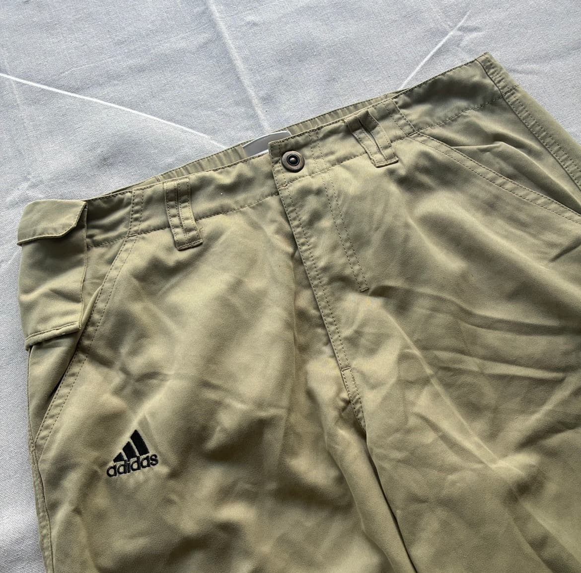 Adidas Men's Khaki Cargo Hiking Shorts Baggy Vintage 2000s Release Size M — photo 3 of 7