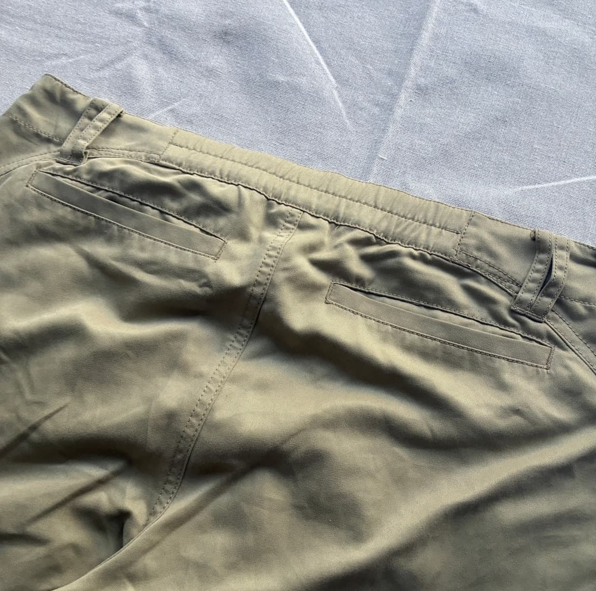 Adidas Men's Khaki Cargo Hiking Shorts Baggy Vintage 2000s Release Size M — photo 6 of 7