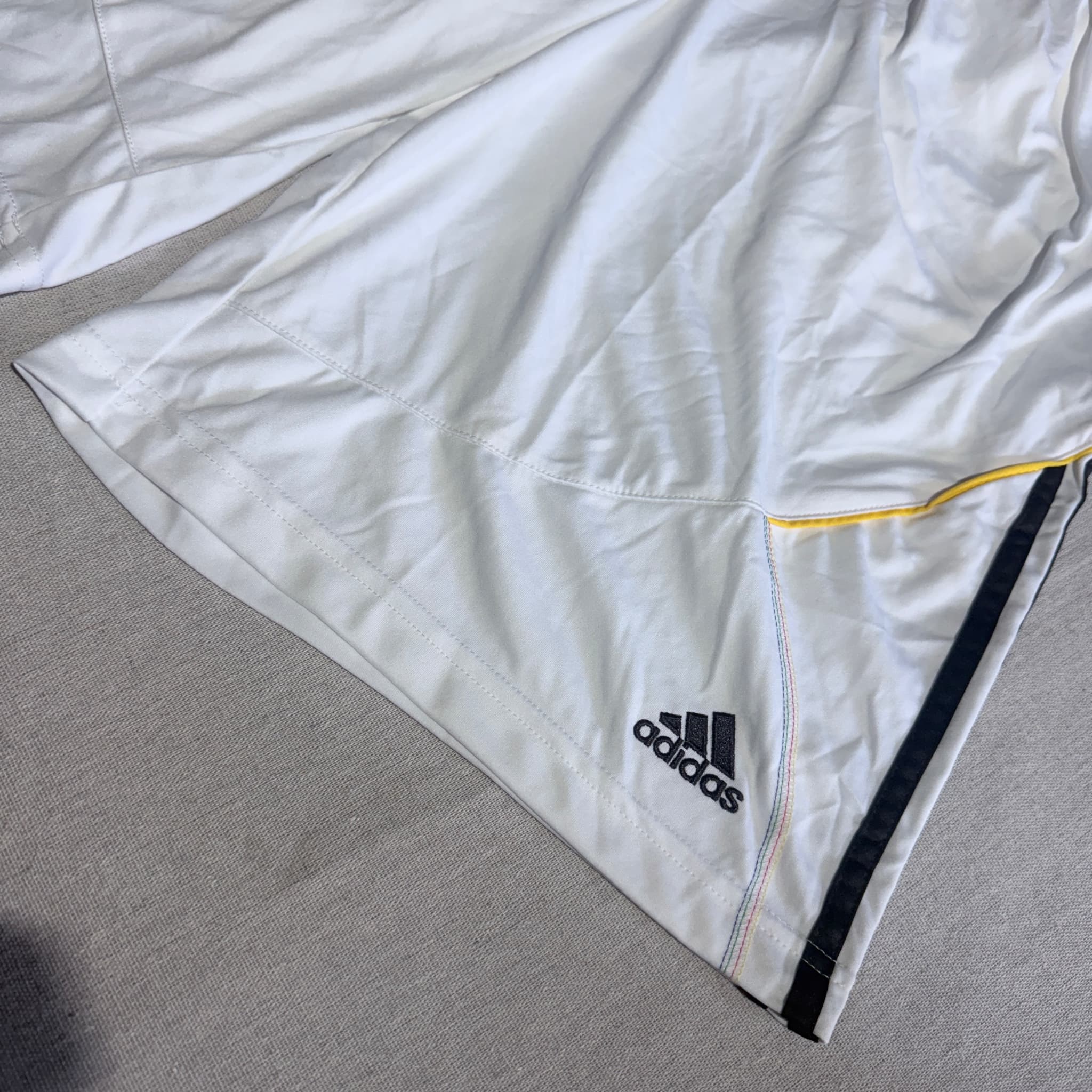 Adidas Men's White Athletic Performance Shorts With Side Stripes Size Large — photo 2 of 5