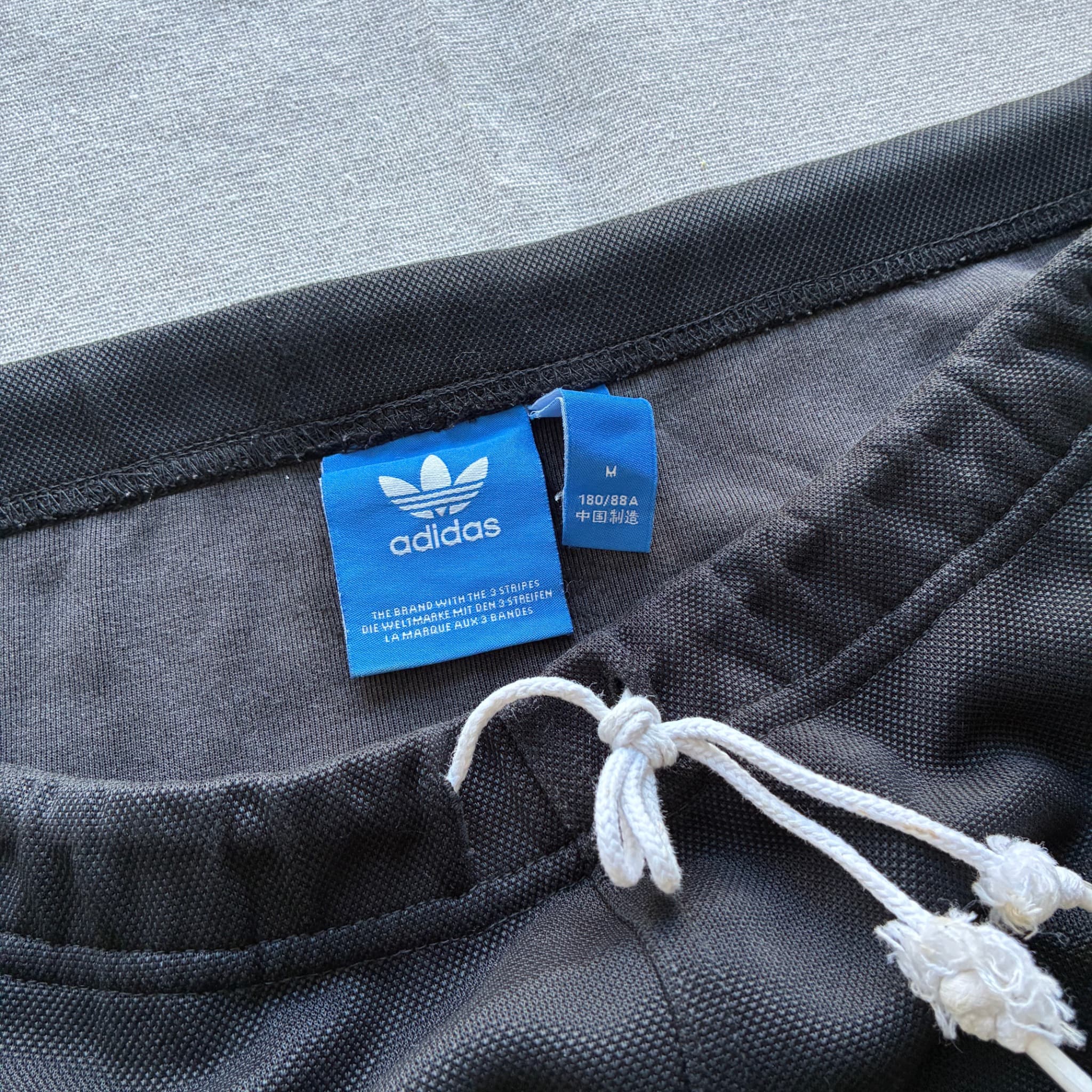 Adidas Originals Men's Black 3-Stripe Mesh Track Pants Size M — photo 4 of 6
