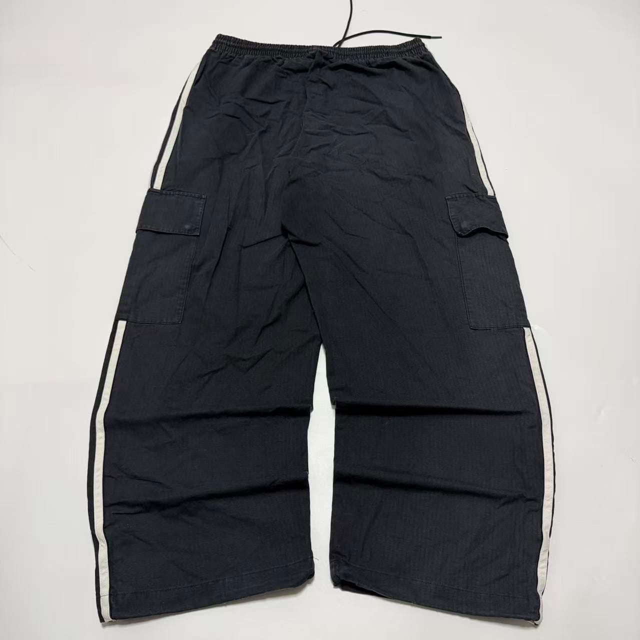 Adidas Originals Trefoil Cargo Pants Black — photo 2 of 10