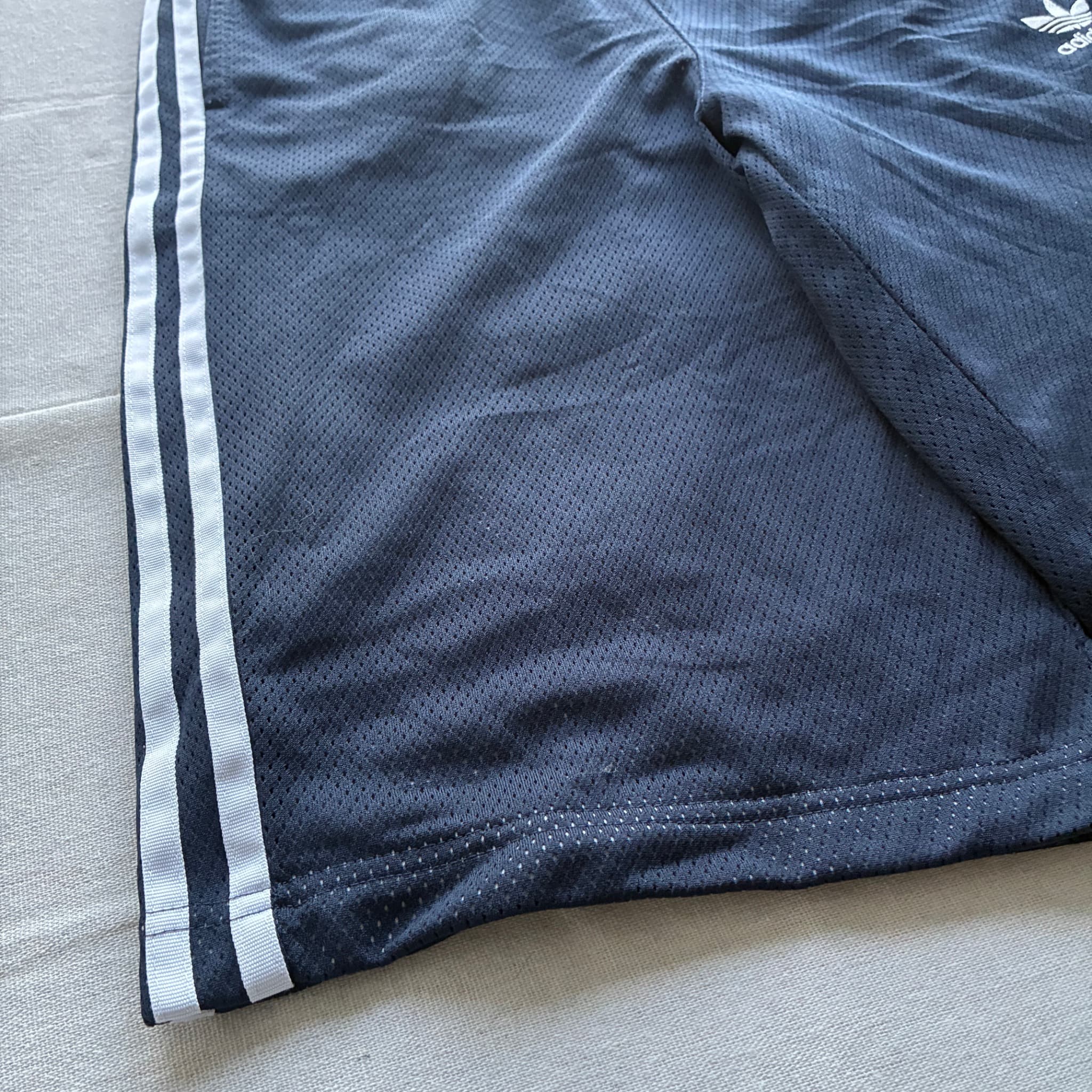 Adidas Originals Trefoil Mesh Basketball Shorts Black — photo 2 of 6