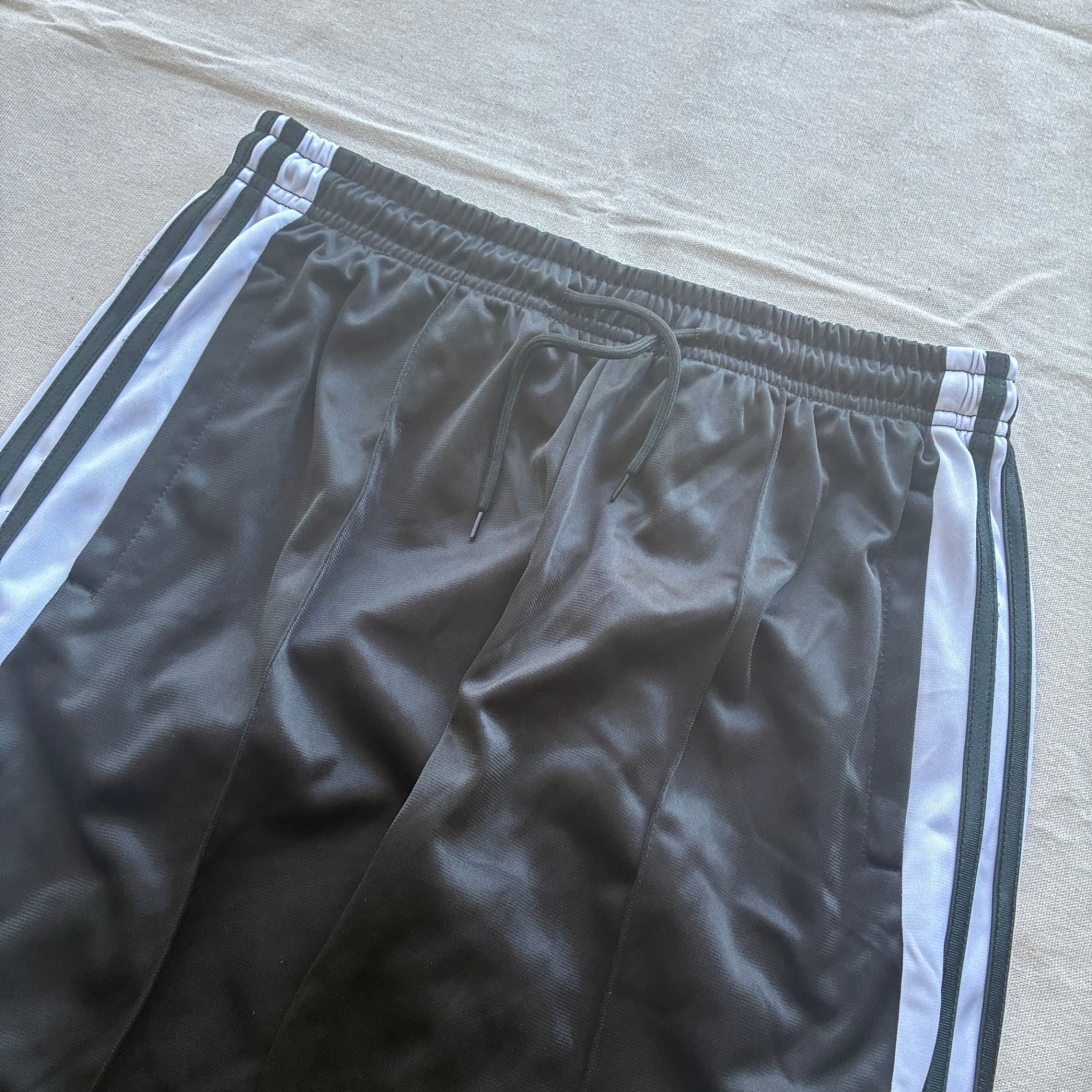Adidas Originals Wide Leg Track Pants 2000s Release — photo 3 of 7