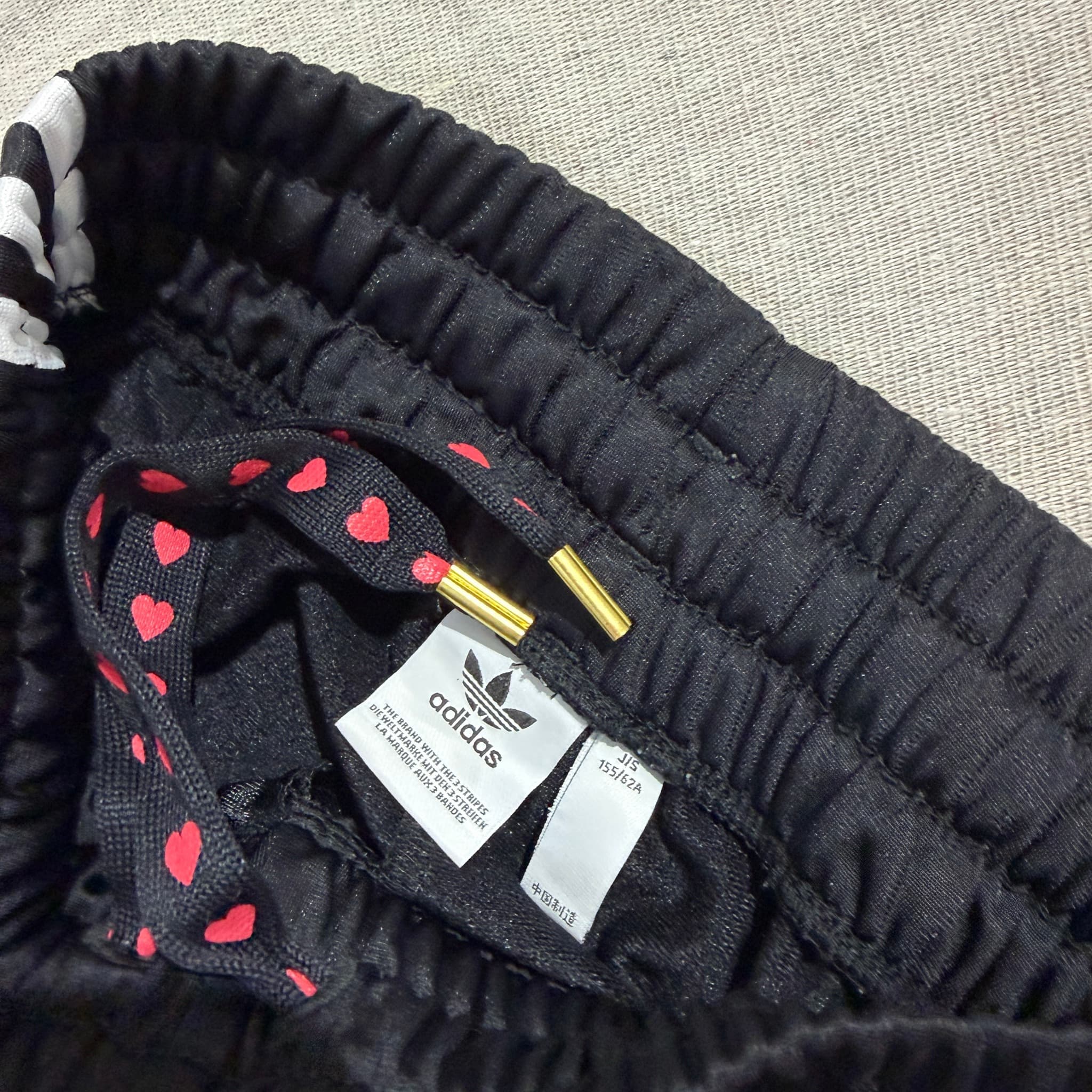 Adidas Originals Women's Wide Leg Track Pants Black With Heart Embroidery — photo 4 of 6