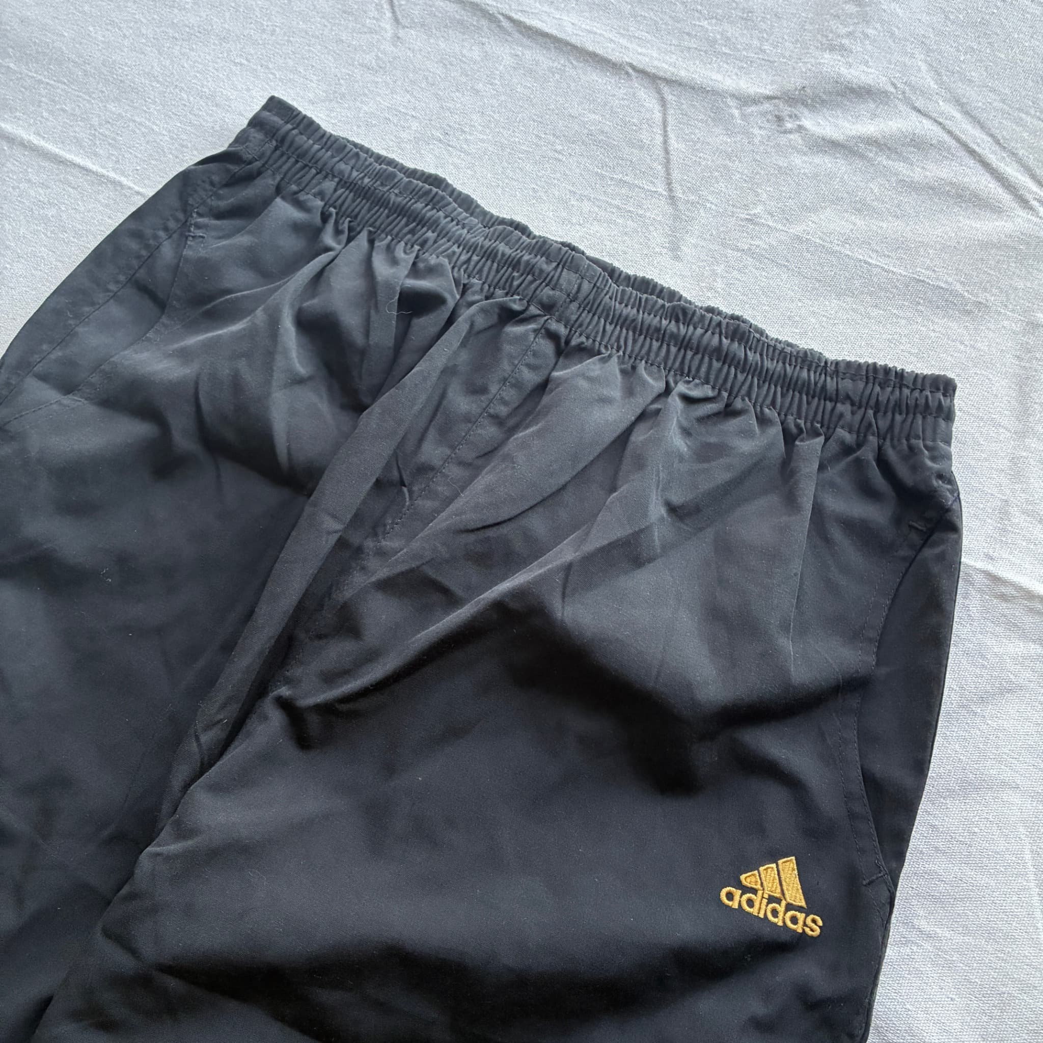 Adidas Sport Vintage Nylon Cargo Shorts Black Gold Size M — photo 3 of 7