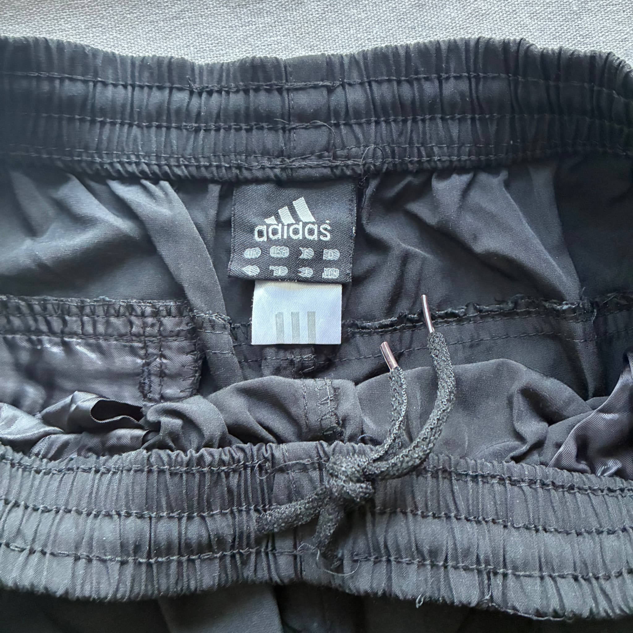 Adidas Sport Vintage Nylon Cargo Shorts Black Gold Size M — photo 4 of 7