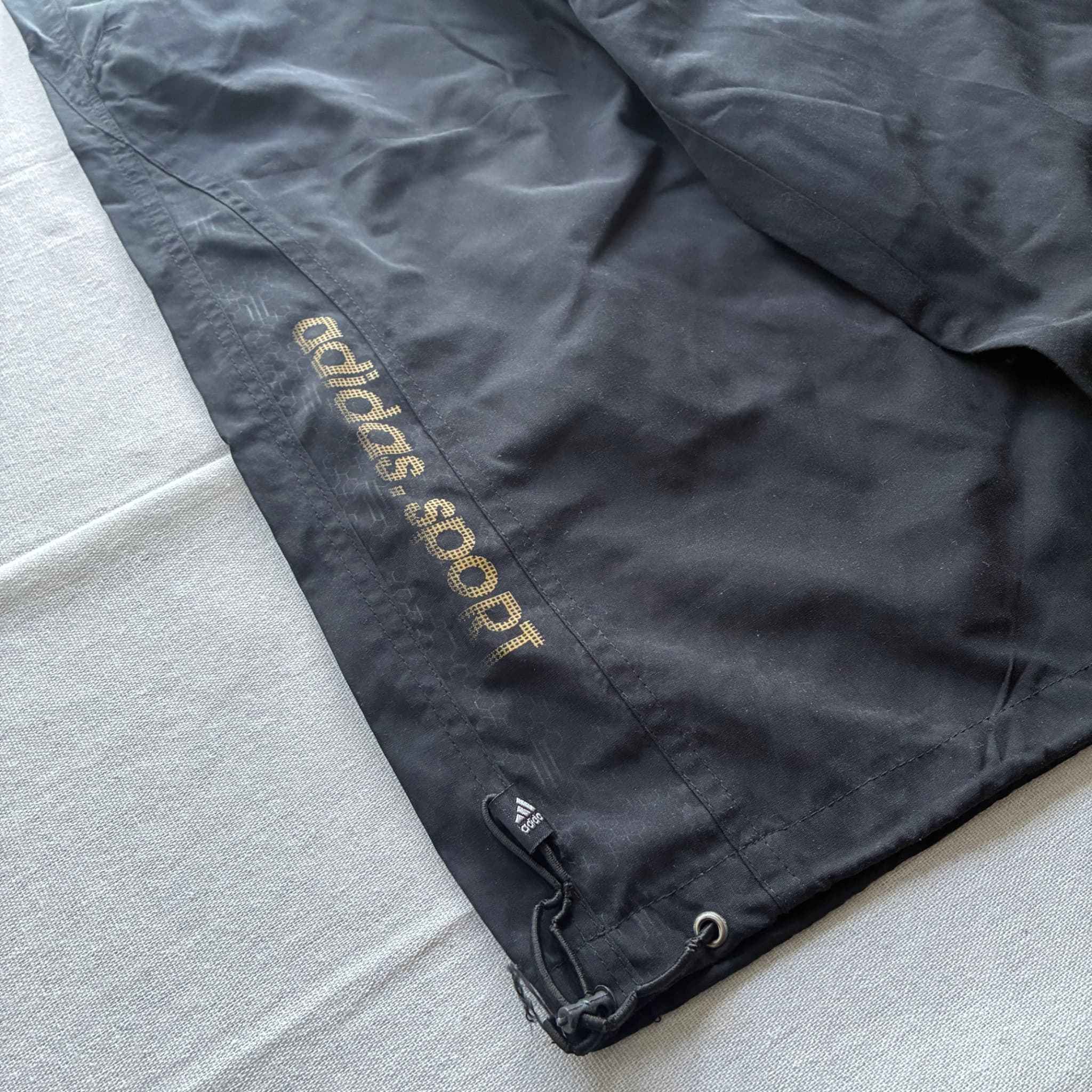 Adidas Sport Vintage Nylon Cargo Shorts Black Gold Size M — photo 2 of 7